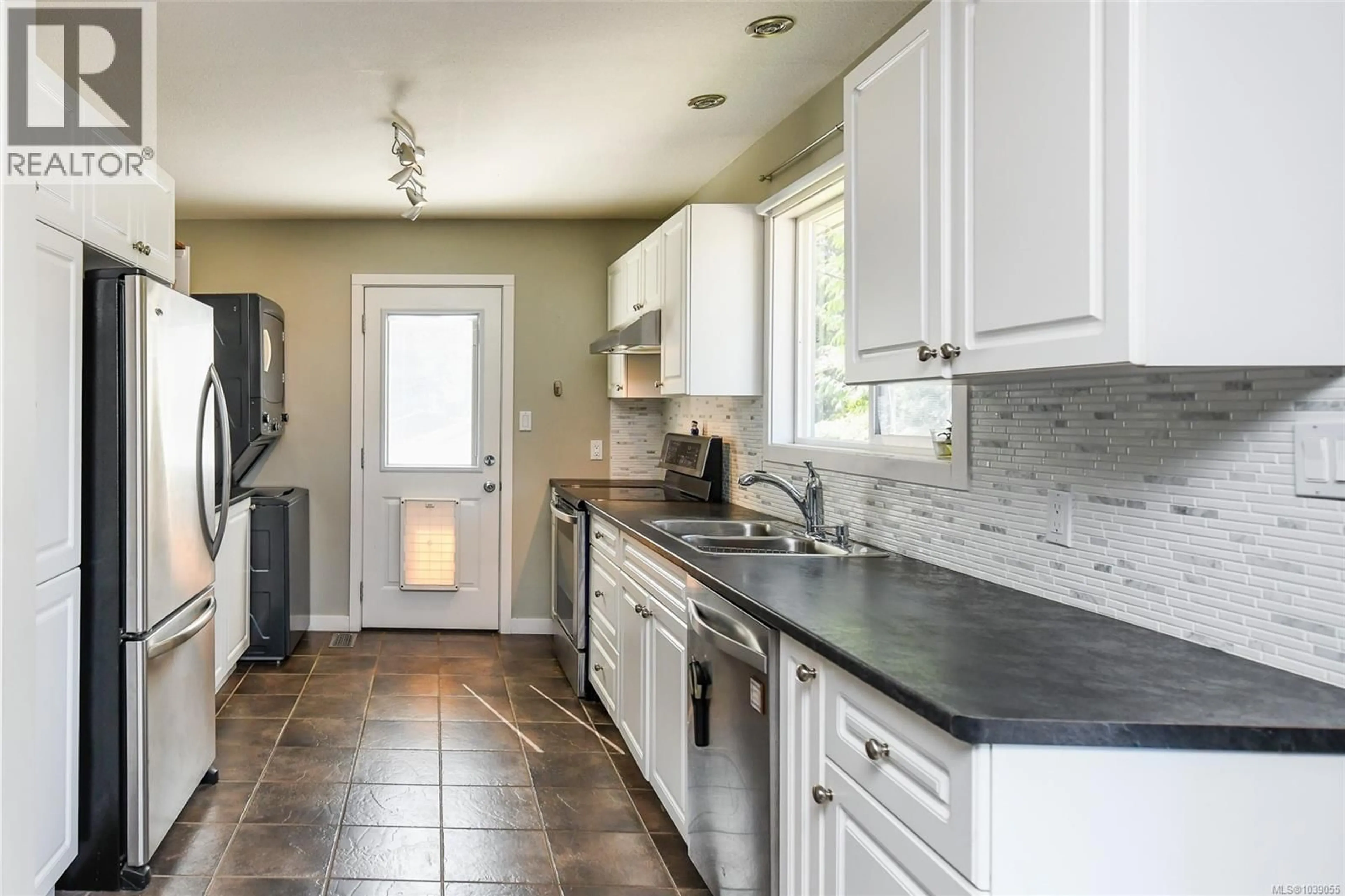 Unknown for 280 GLACIER VIEW DRIVE, Comox British Columbia V9M1G5