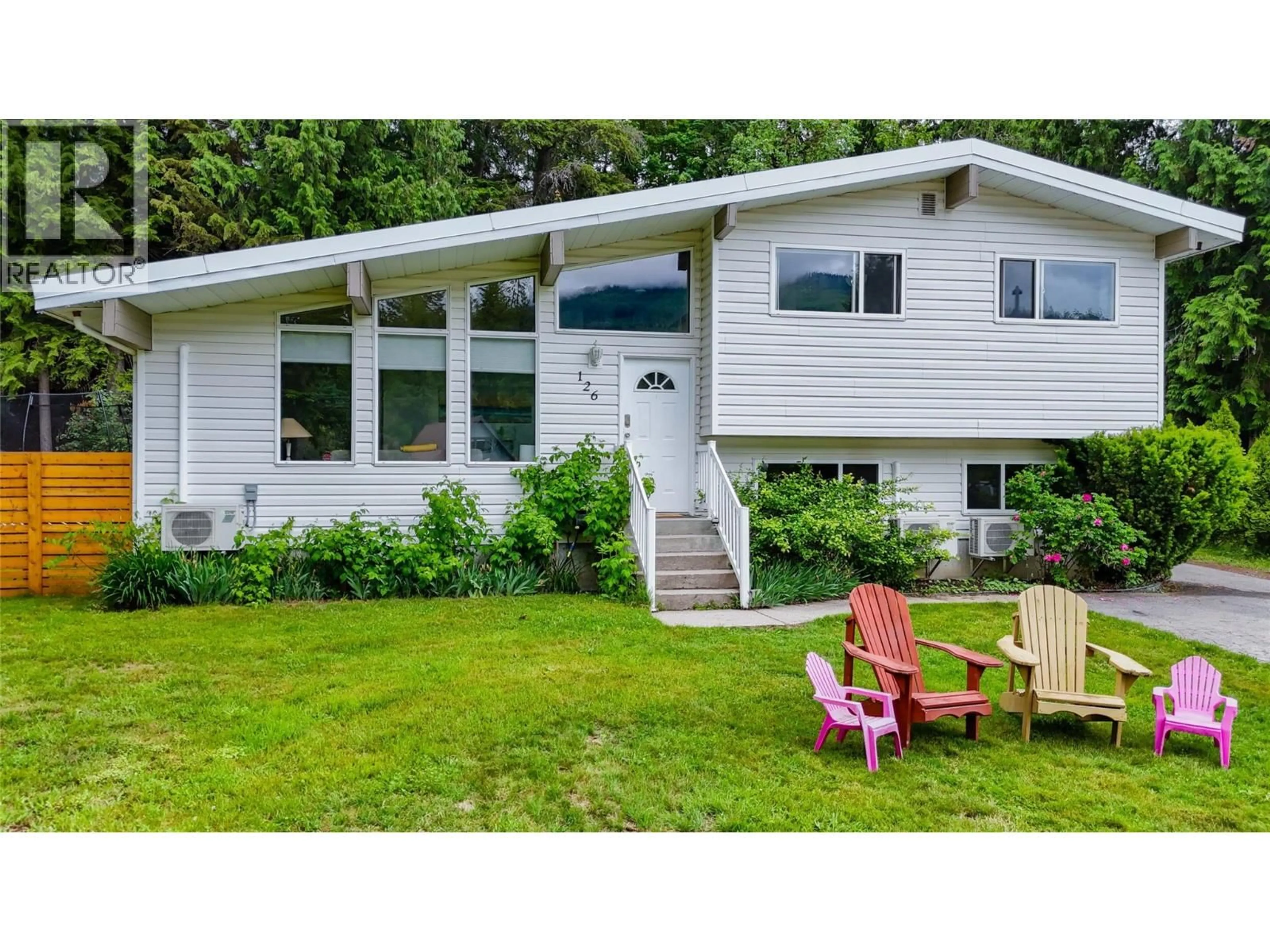 Home with vinyl exterior material, unknown for 126 BERNARD NELSON CRESCENT, Revelstoke British Columbia V0E2S0
