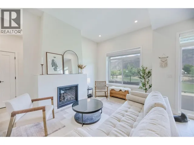 10 - 8000 VEDETTE DRIVE, Osoyoos 2