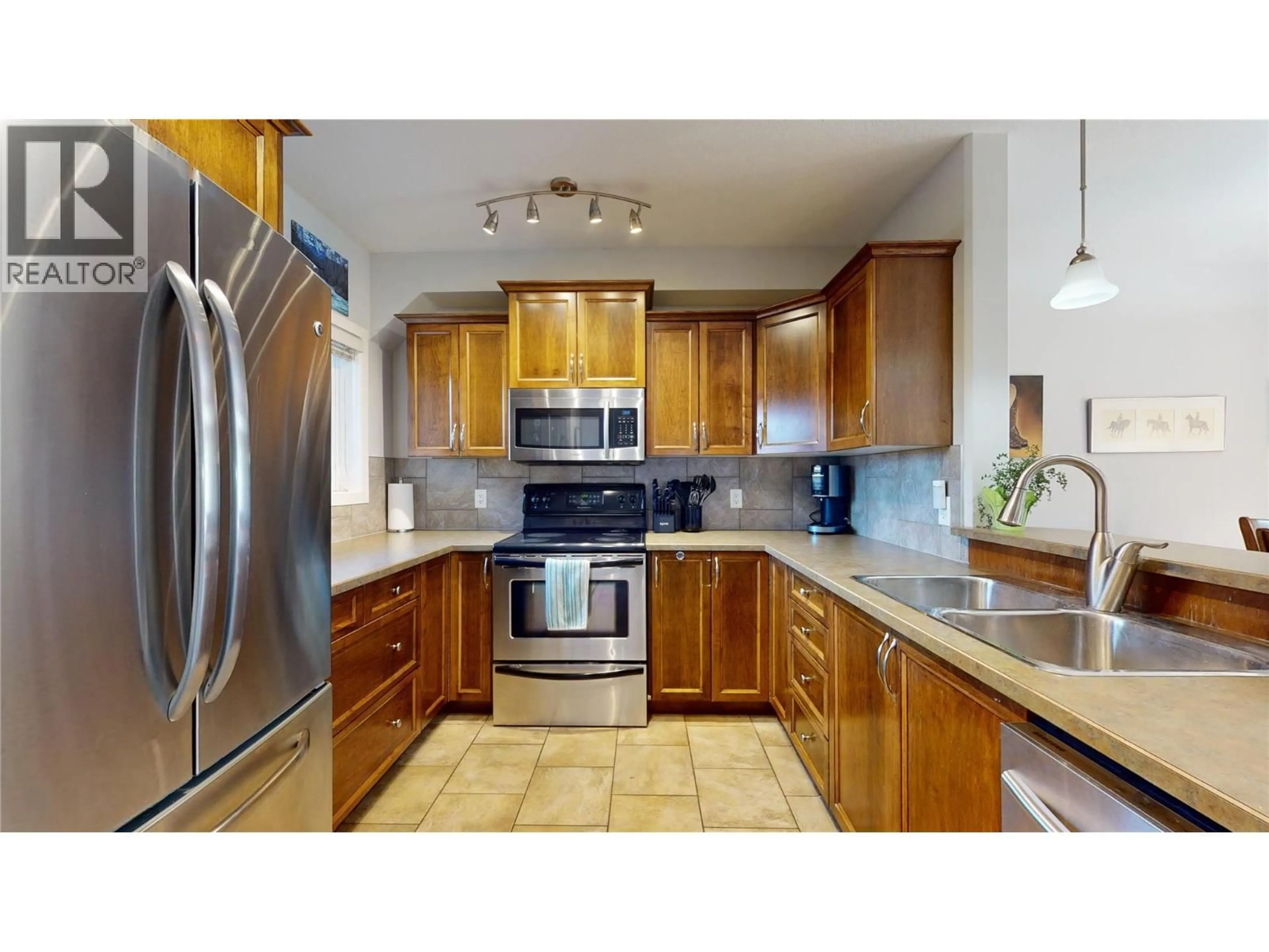 Standard kitchen, ceramic/tile floor for 21 - 218 GLEN PARK DRIVE, Kelowna British Columbia V1V2W3