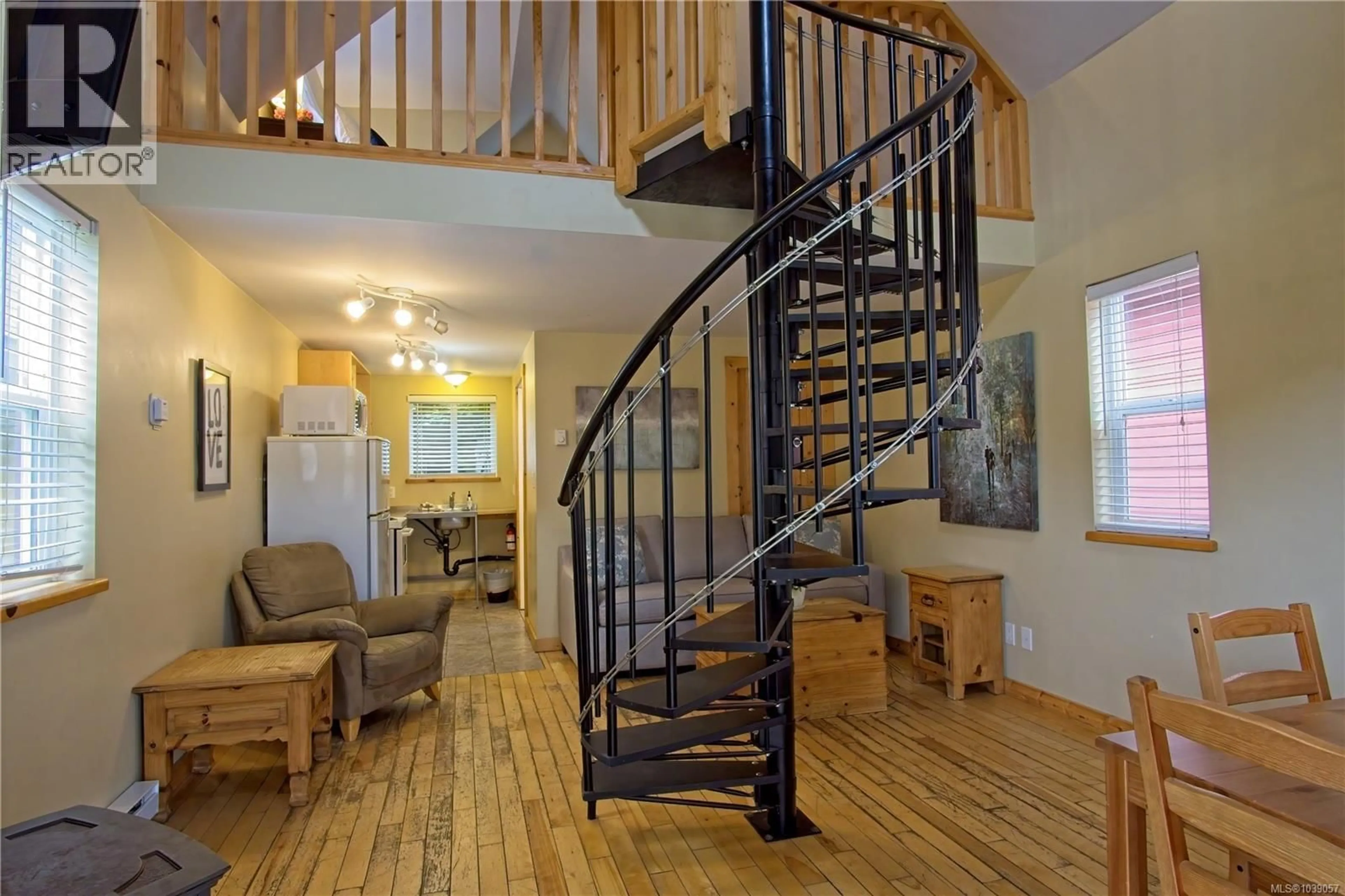 Stairs for 5 - 1028 TYEE TERRACE, Ucluelet British Columbia V0R3A0