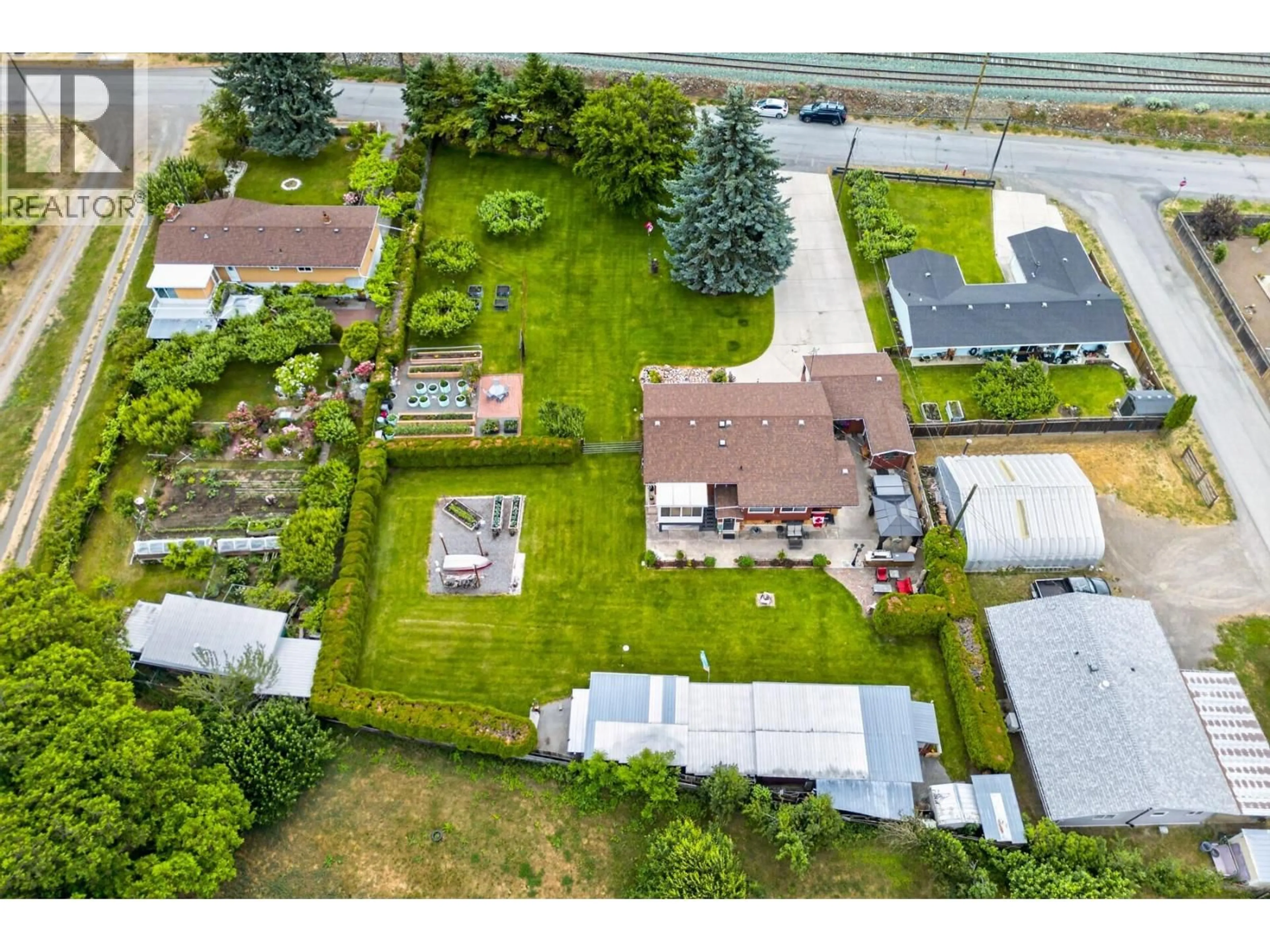 A pic from outside/outdoor area/front of a property/back of a property/a pic from drone, street for 1477 MAIN STREET, Lillooet British Columbia V0K1V0