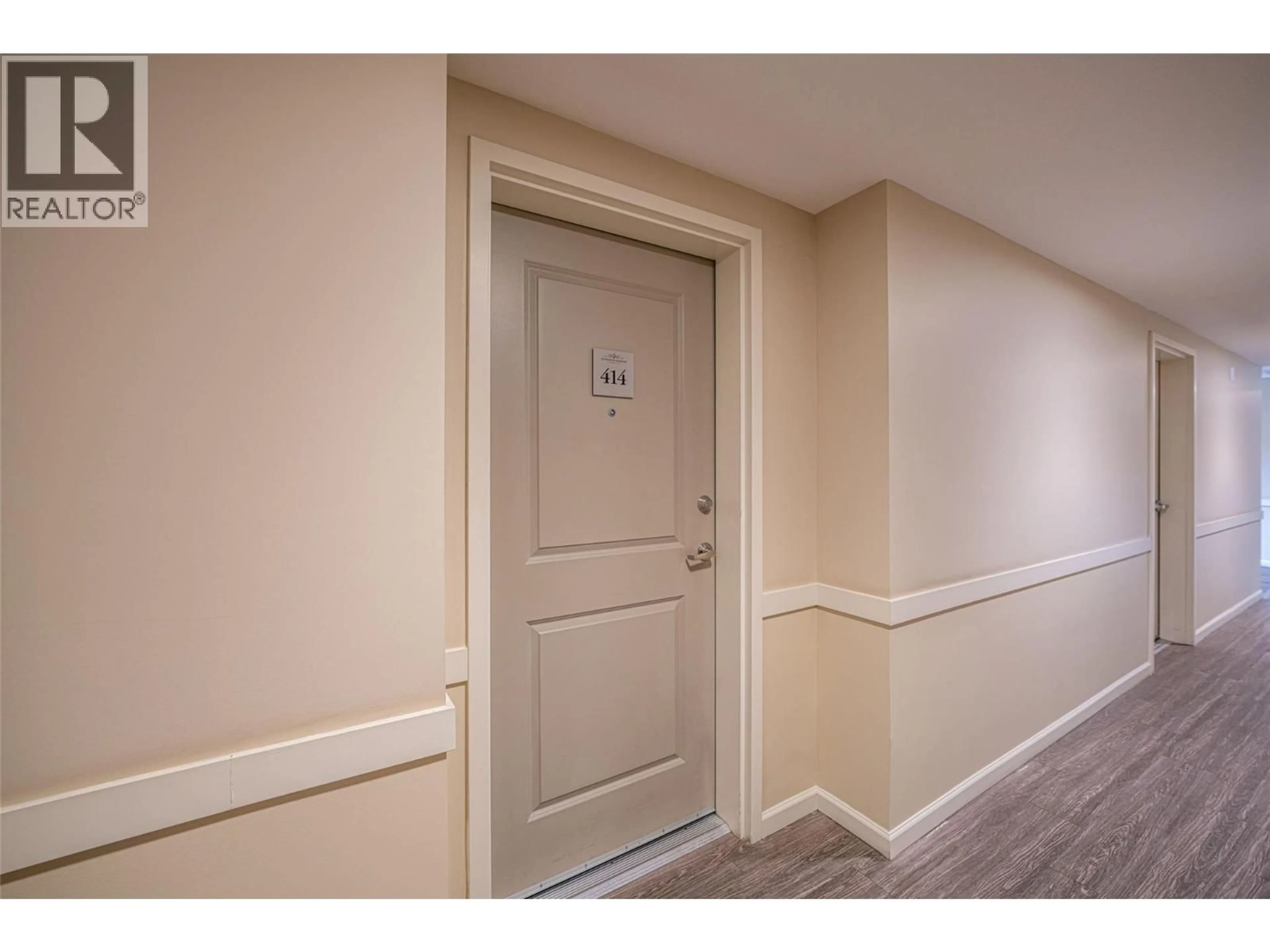 Indoor entryway for 414 - 3010 35TH STREET, Vernon British Columbia V1T0A7
