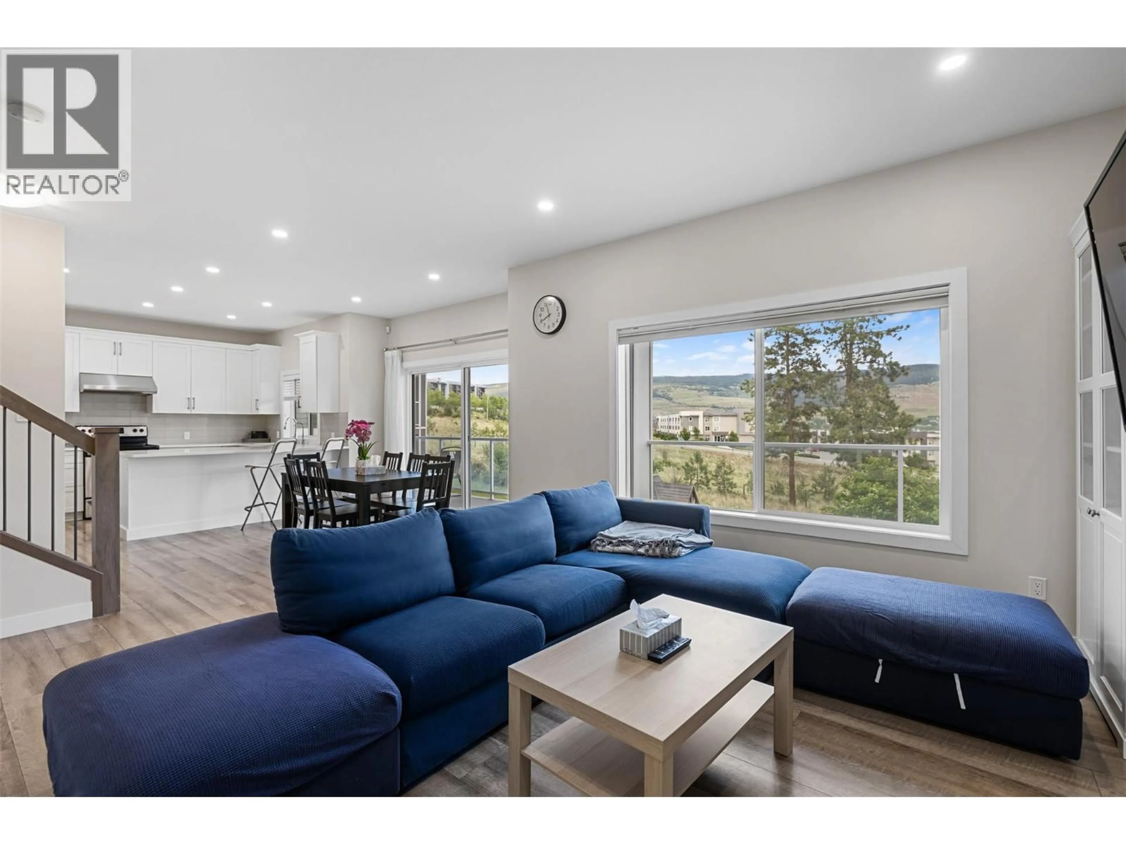 Living room with furniture, unknown for 695 CONCORDIA STREET, Kelowna British Columbia V1V0A9