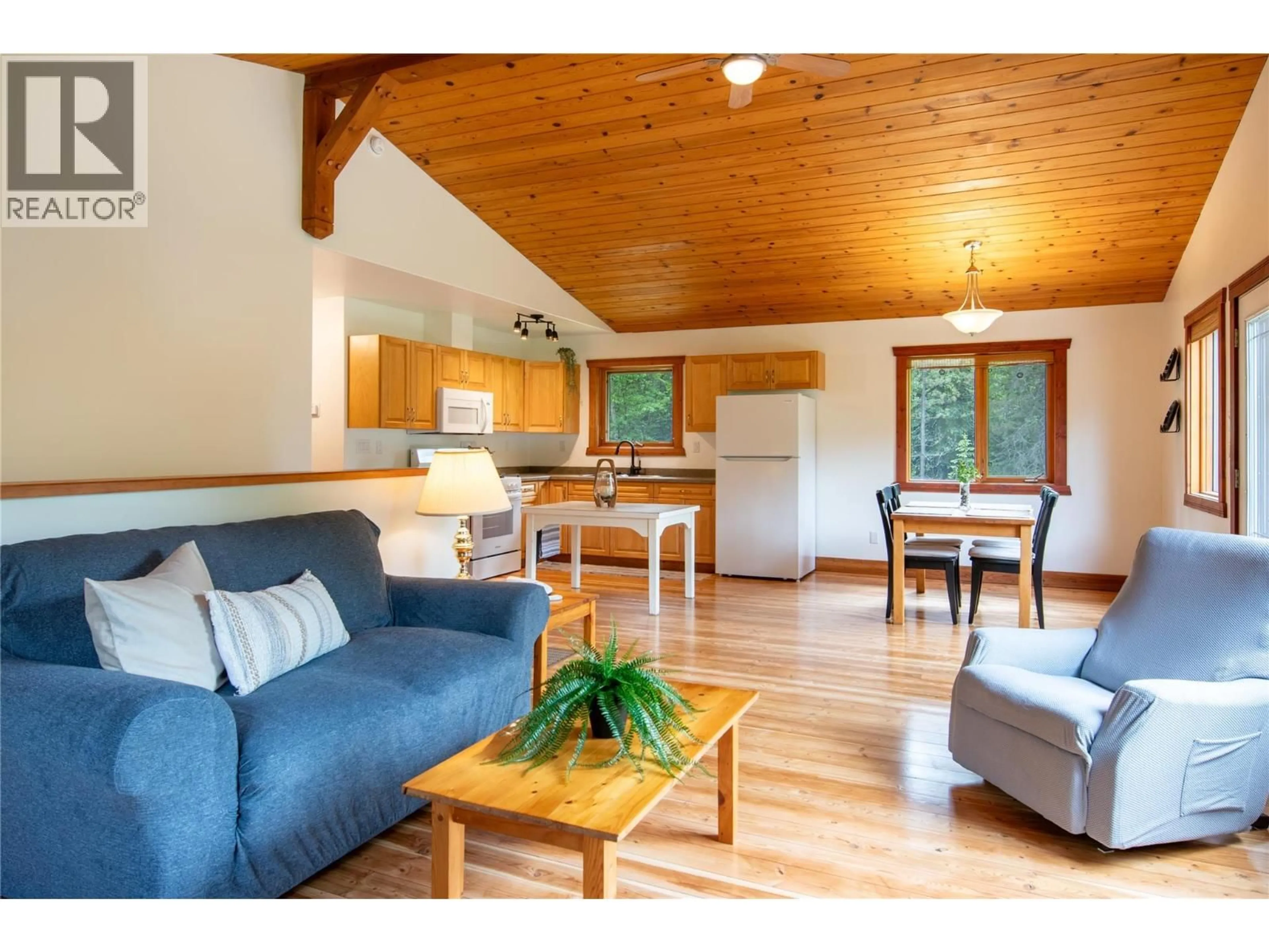 Living room with furniture, wood/laminate floor for 2415 KETTLESTON ROAD, Golden British Columbia V0A1H1