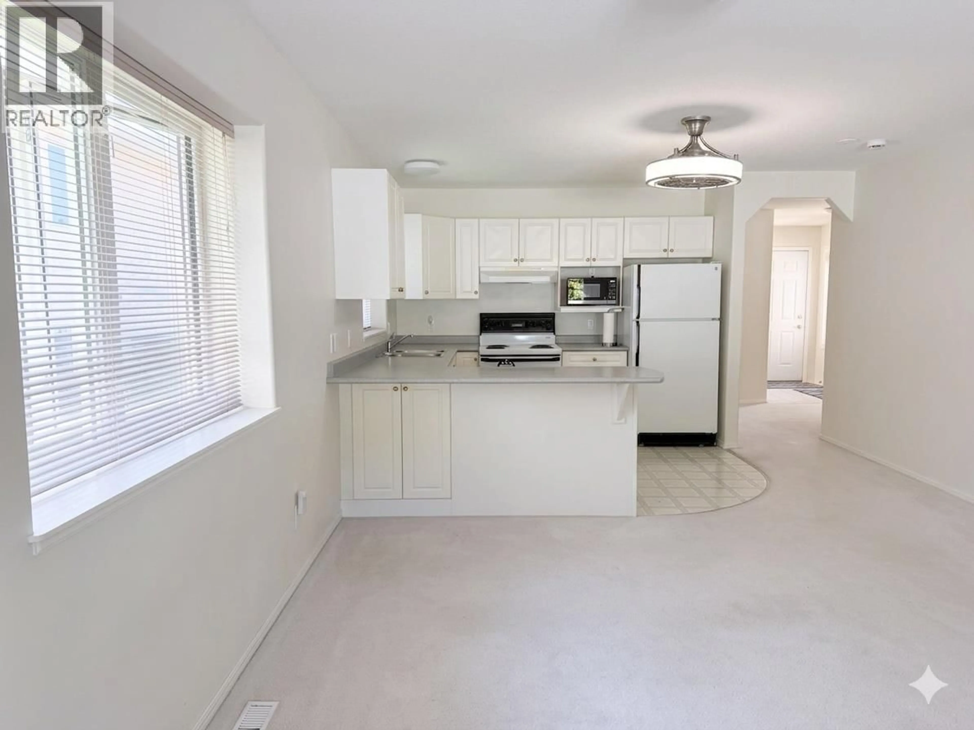 Standard kitchen, ceramic/tile floor for 5 - 617 27TH AVENUE SOUTH, Cranbrook British Columbia V1C6L1