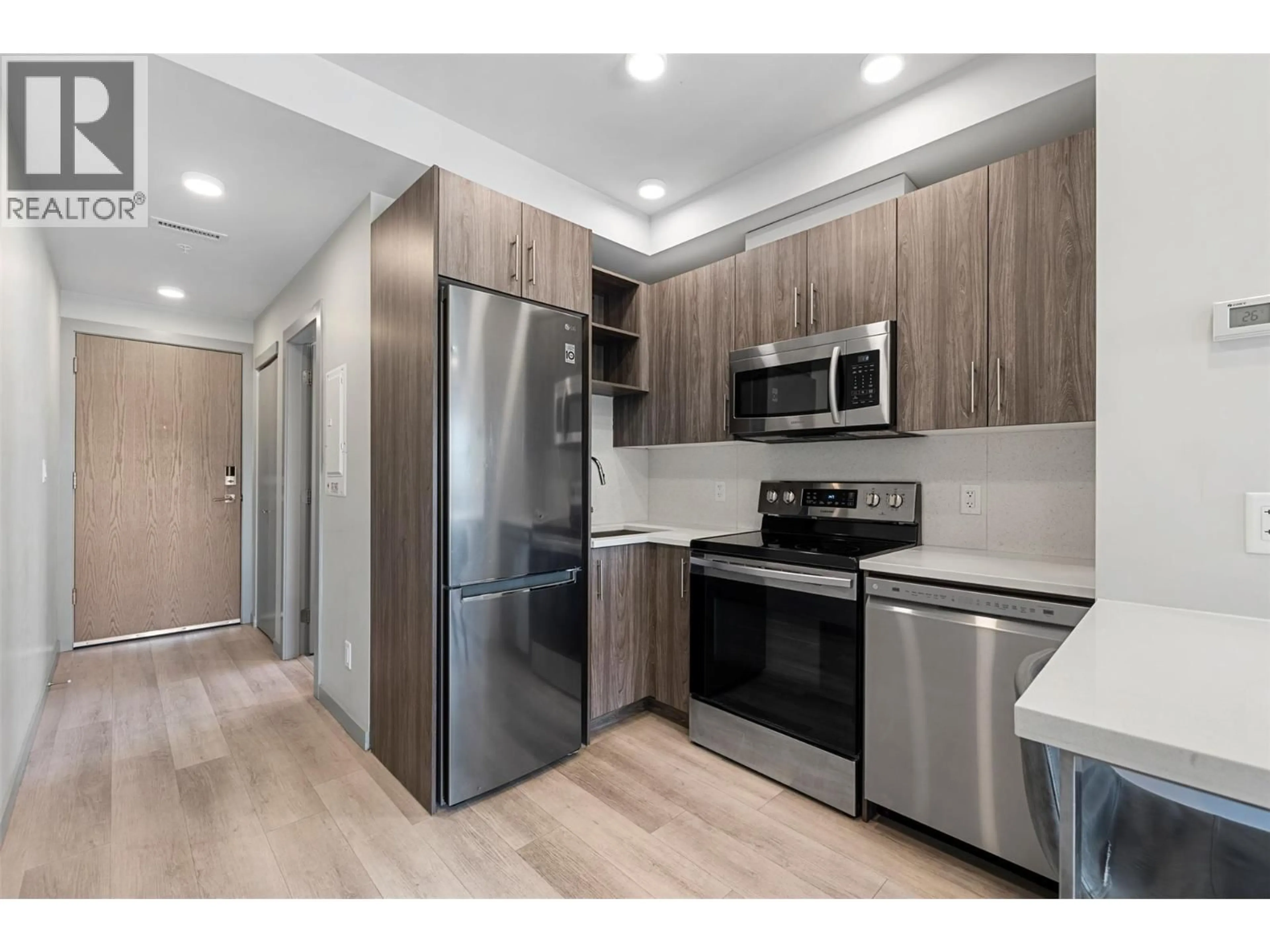 Standard kitchen, wood/laminate floor for 201 - 345 DOUGALL ROAD NORTH, Kelowna British Columbia V1X0A8