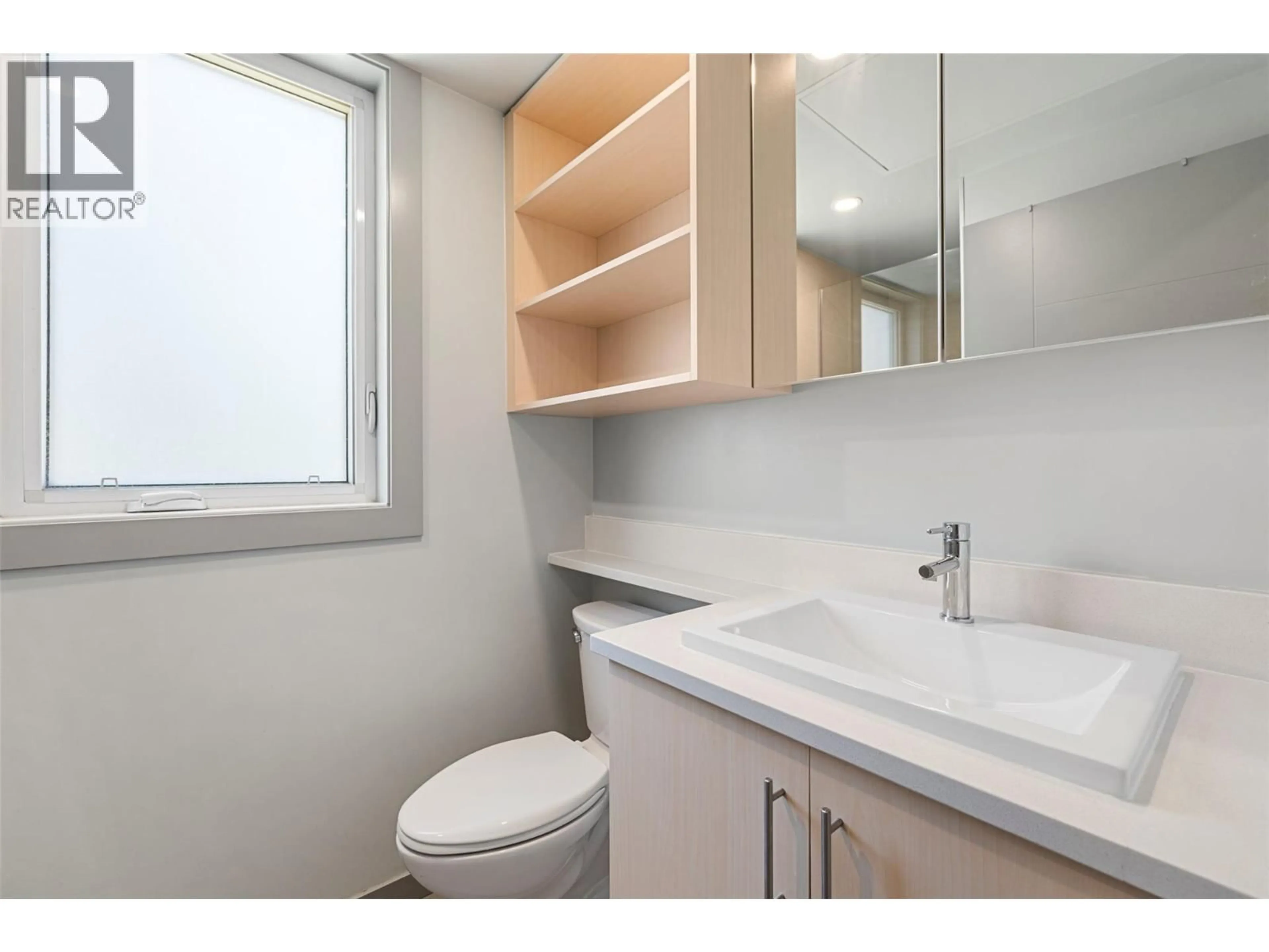 Standard bathroom, unknown for 201 - 345 DOUGALL ROAD NORTH, Kelowna British Columbia V1X0A8