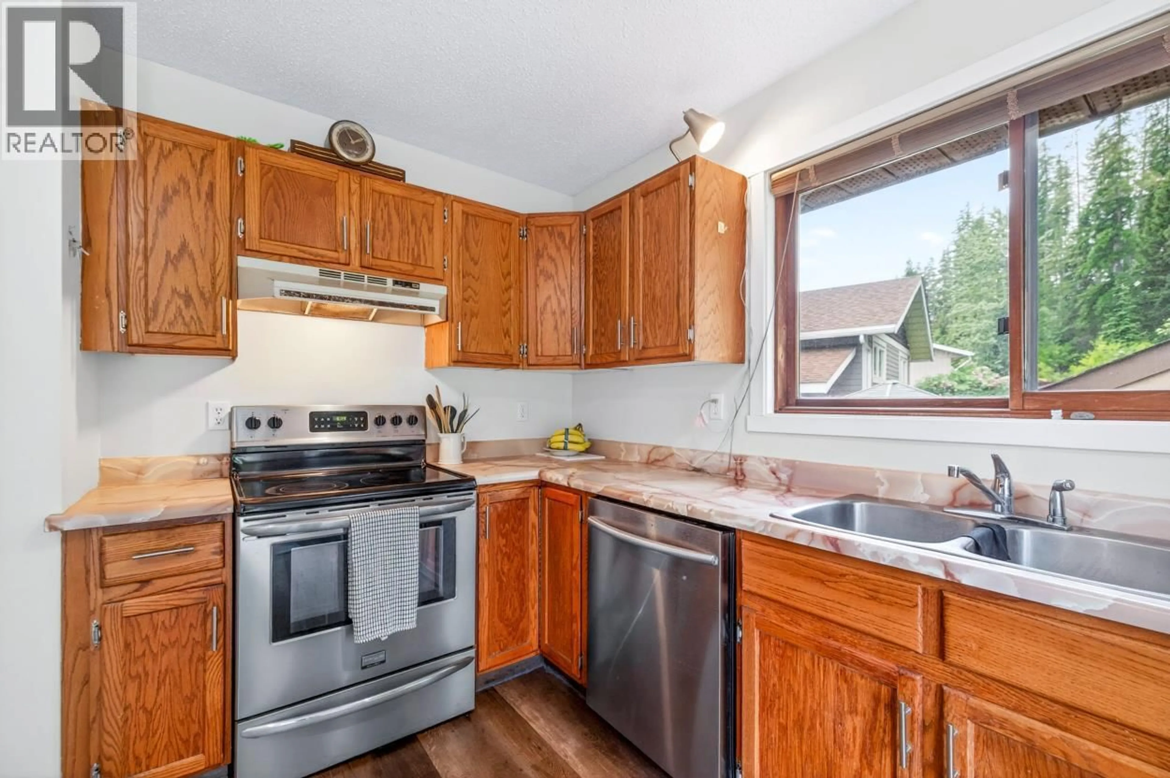 Standard kitchen, unknown for 1241 PINYON ROAD, Sparwood British Columbia V0B2G0