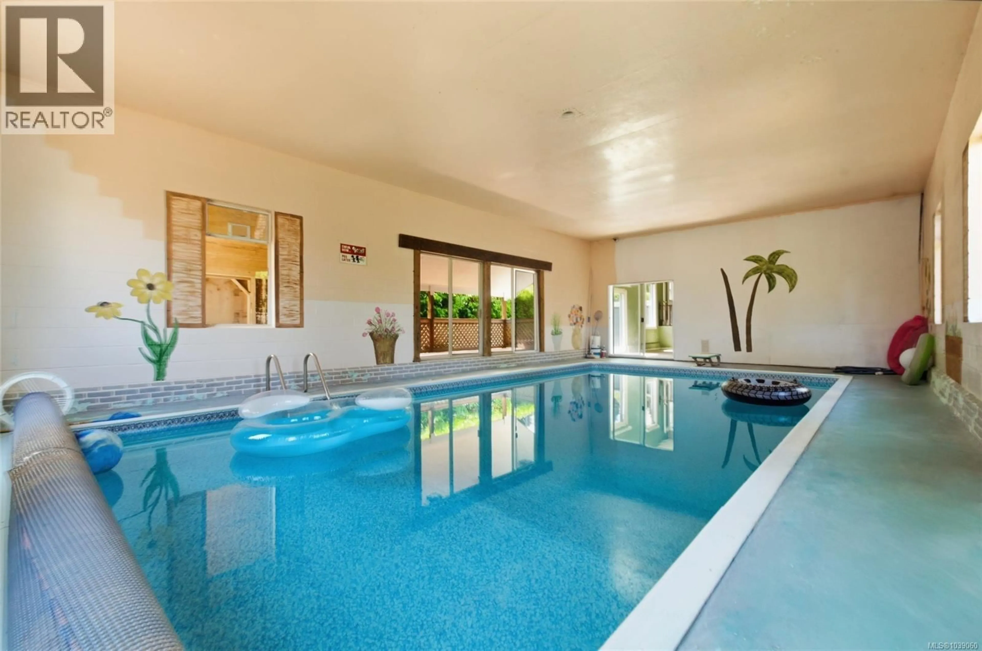Pool for 423 HAMBROOK STREET, Ladysmith British Columbia V9G1A9