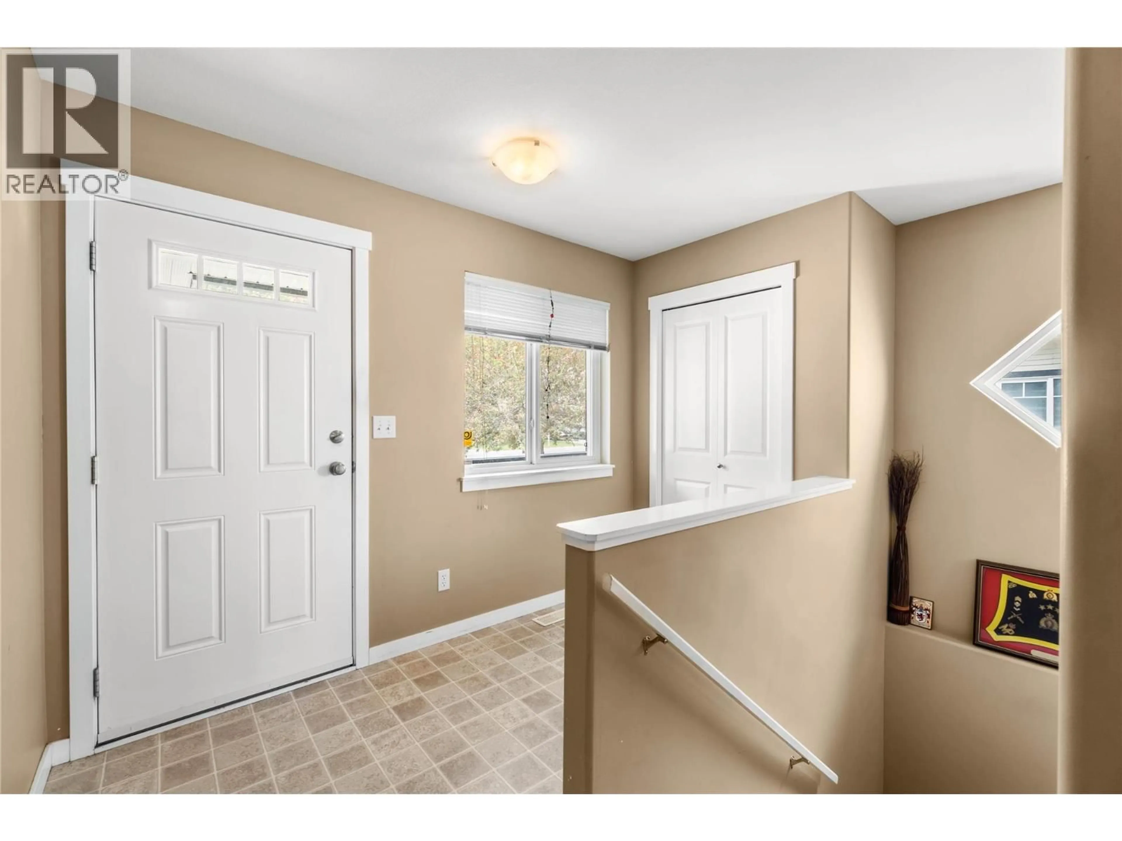 Indoor entryway for 1914 SNOWBERRY CRESCENT, Kamloops British Columbia V1S1Z8