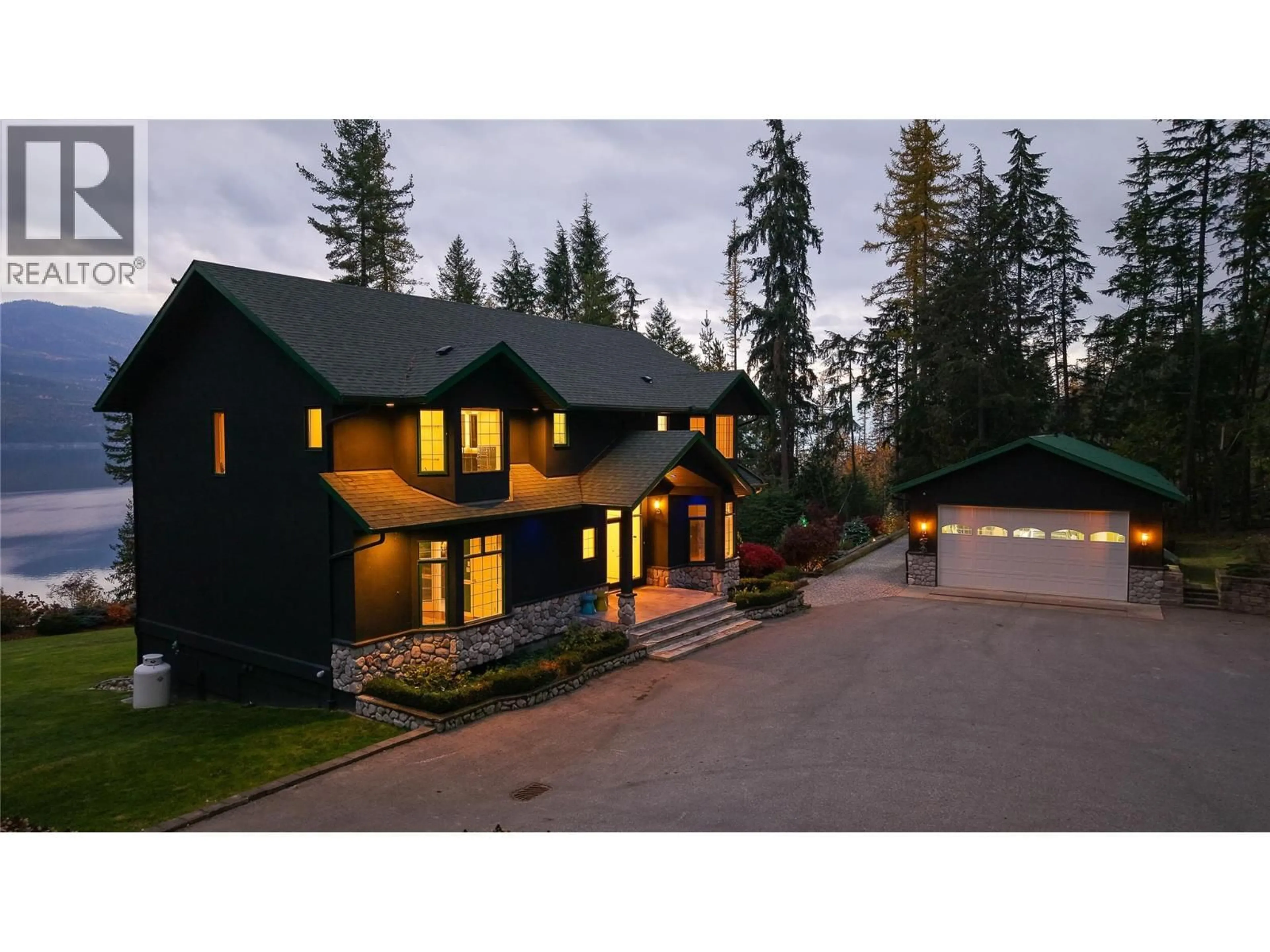 A pic from outside/outdoor area/front of a property/back of a property/a pic from drone, unknown for 2600 HIGHWAY 23 OTHER NORTH, Nakusp British Columbia V0G1R0