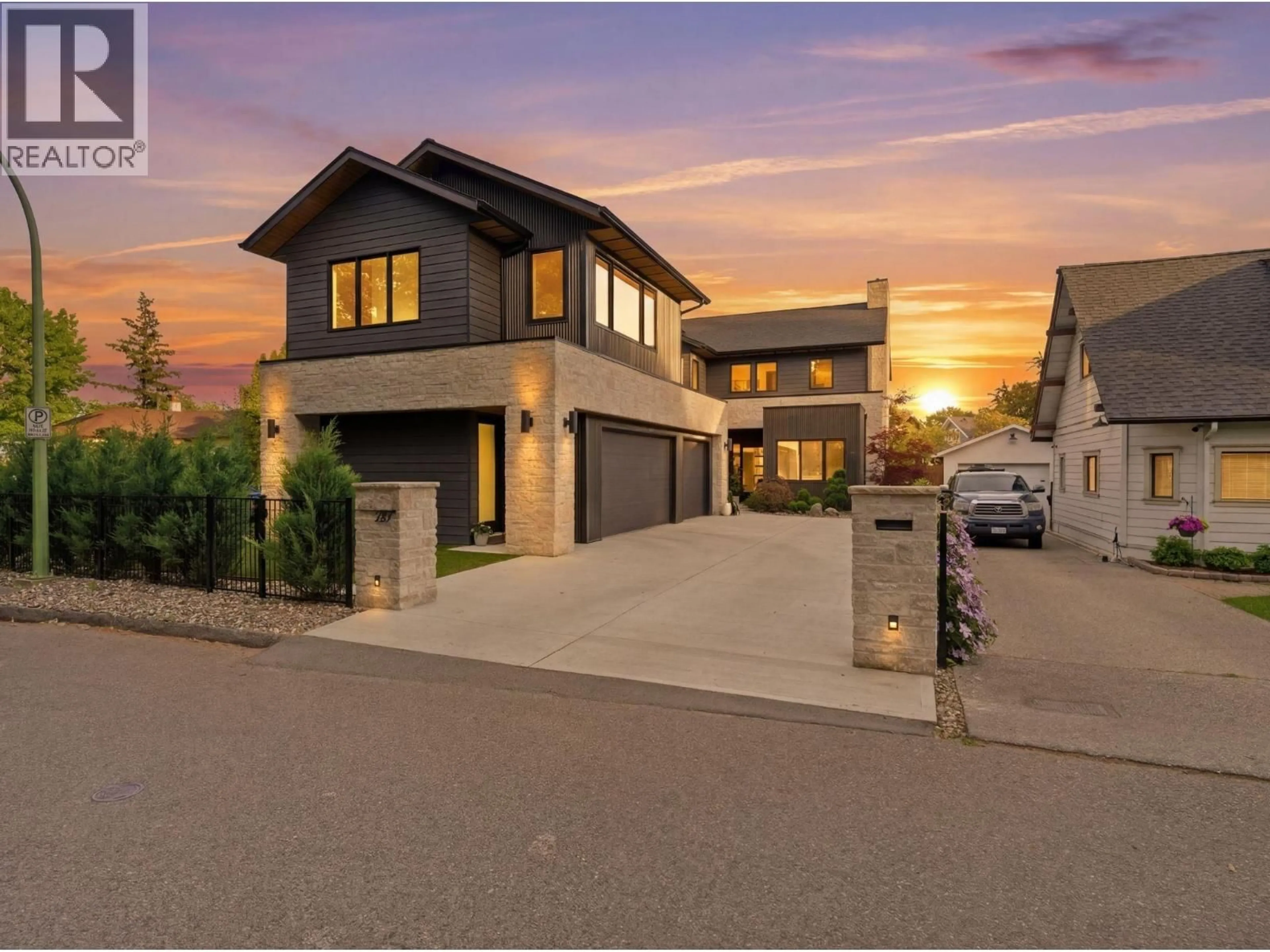 Home with brick exterior material, street for 267 LAKE AVENUE, Kelowna British Columbia V1Y5W6