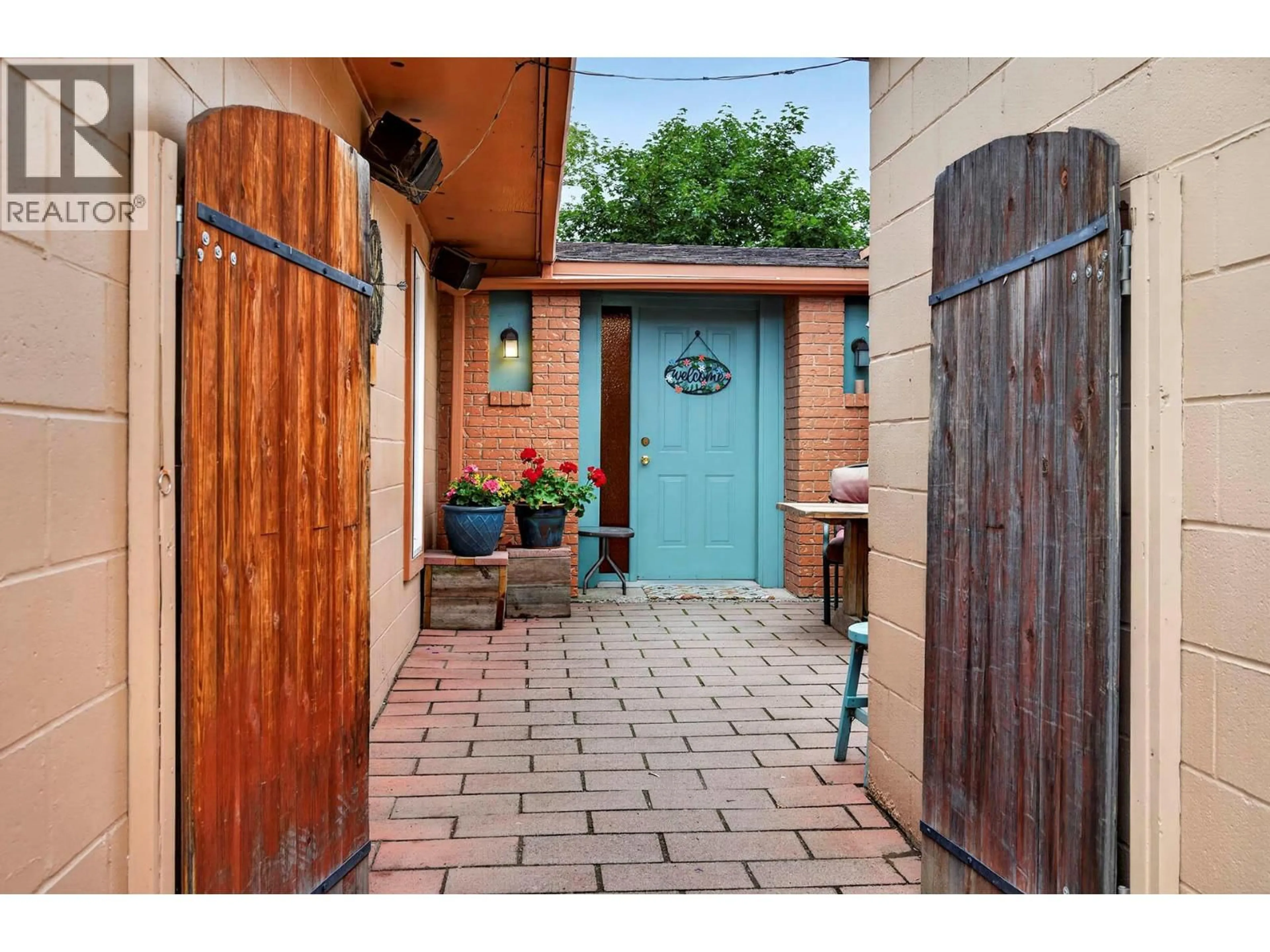 Indoor entryway for 649 SICAMORE DRIVE, Kamloops British Columbia V2B6R6