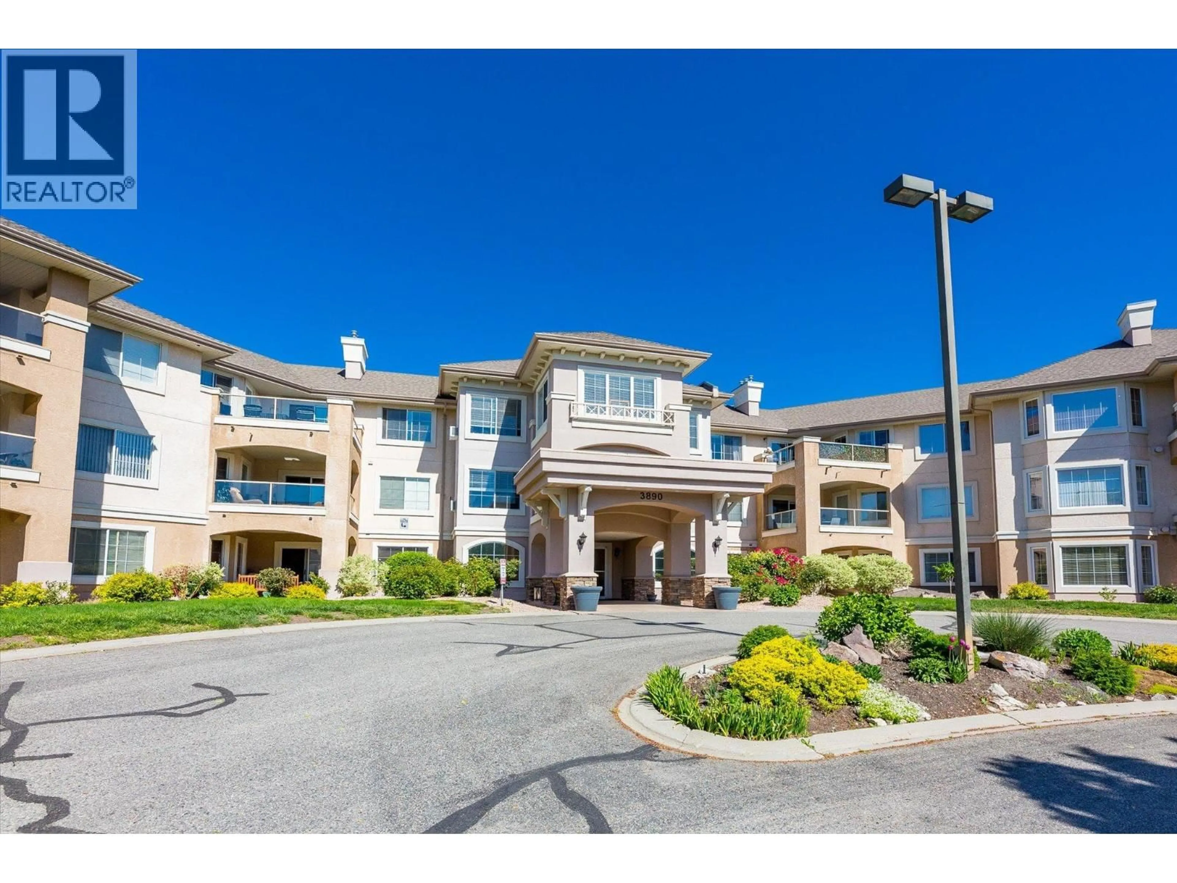 Indoor foyer for 109 - 3890 BROWN ROAD, West Kelowna British Columbia V4T2N9