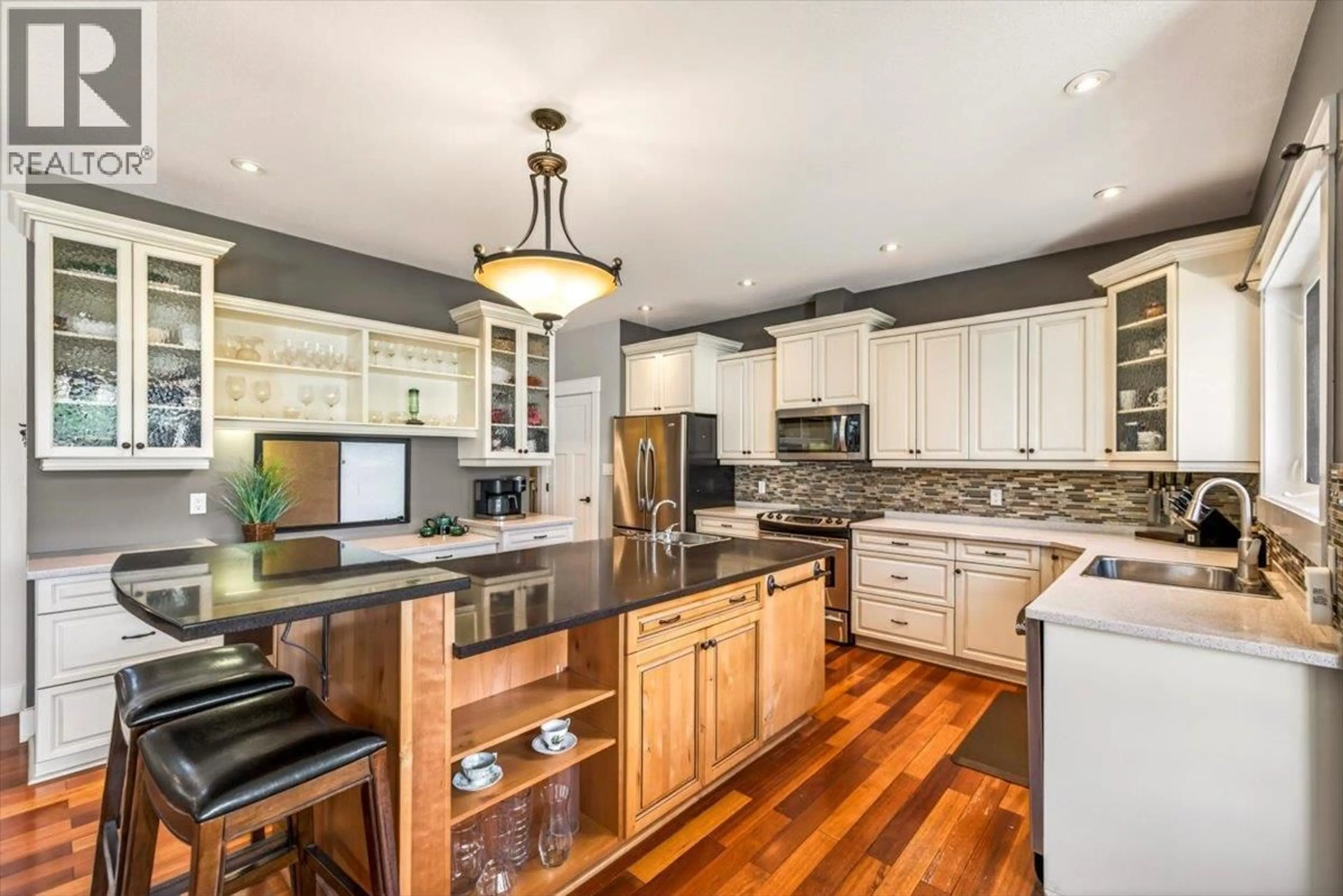 Open concept kitchen, wood/laminate floor for 1258 VALLEY VIEW DRIVE, Sparwood British Columbia V0B2G2