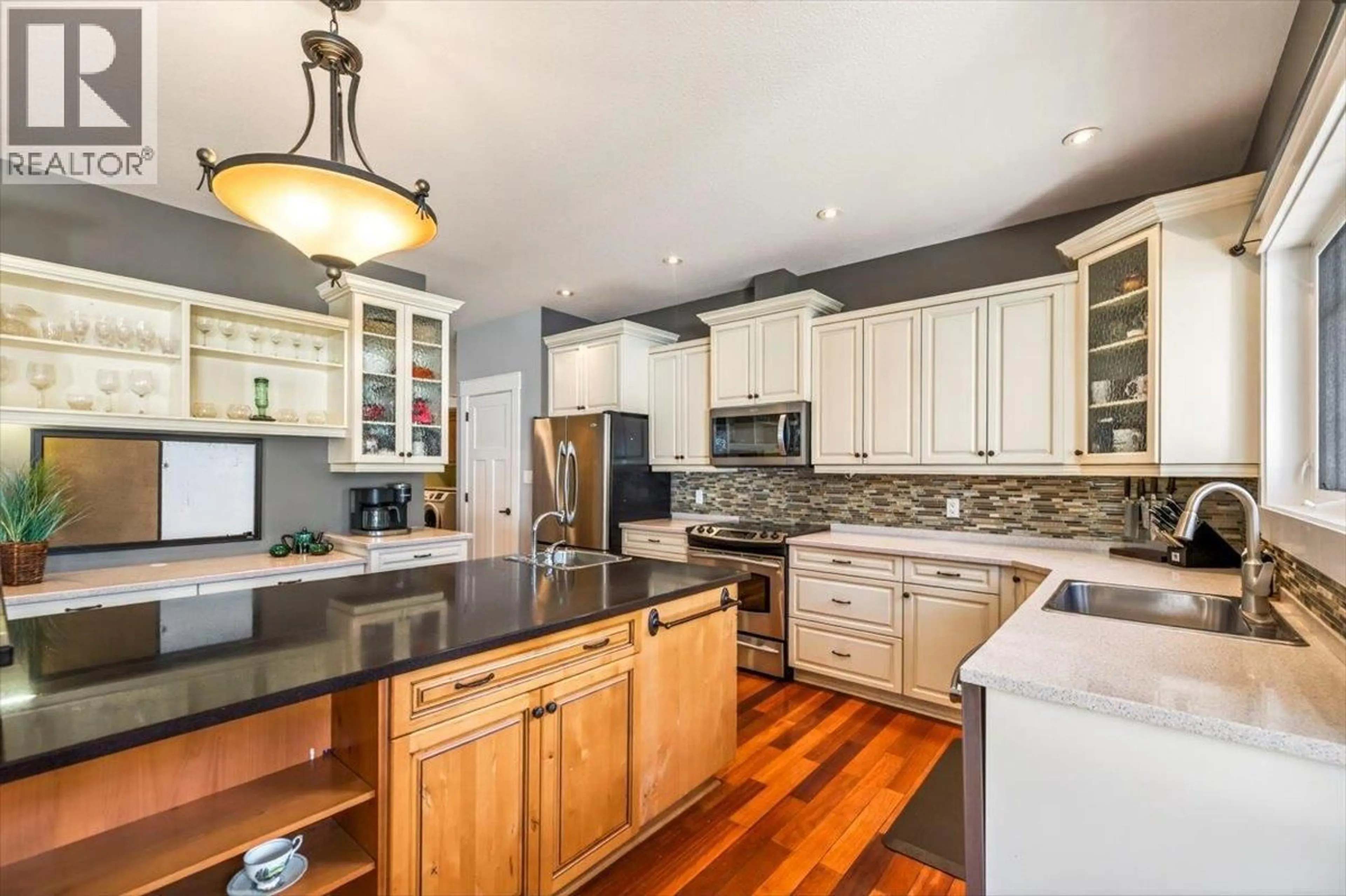 Open concept kitchen, unknown for 1258 VALLEY VIEW DRIVE, Sparwood British Columbia V0B2G2