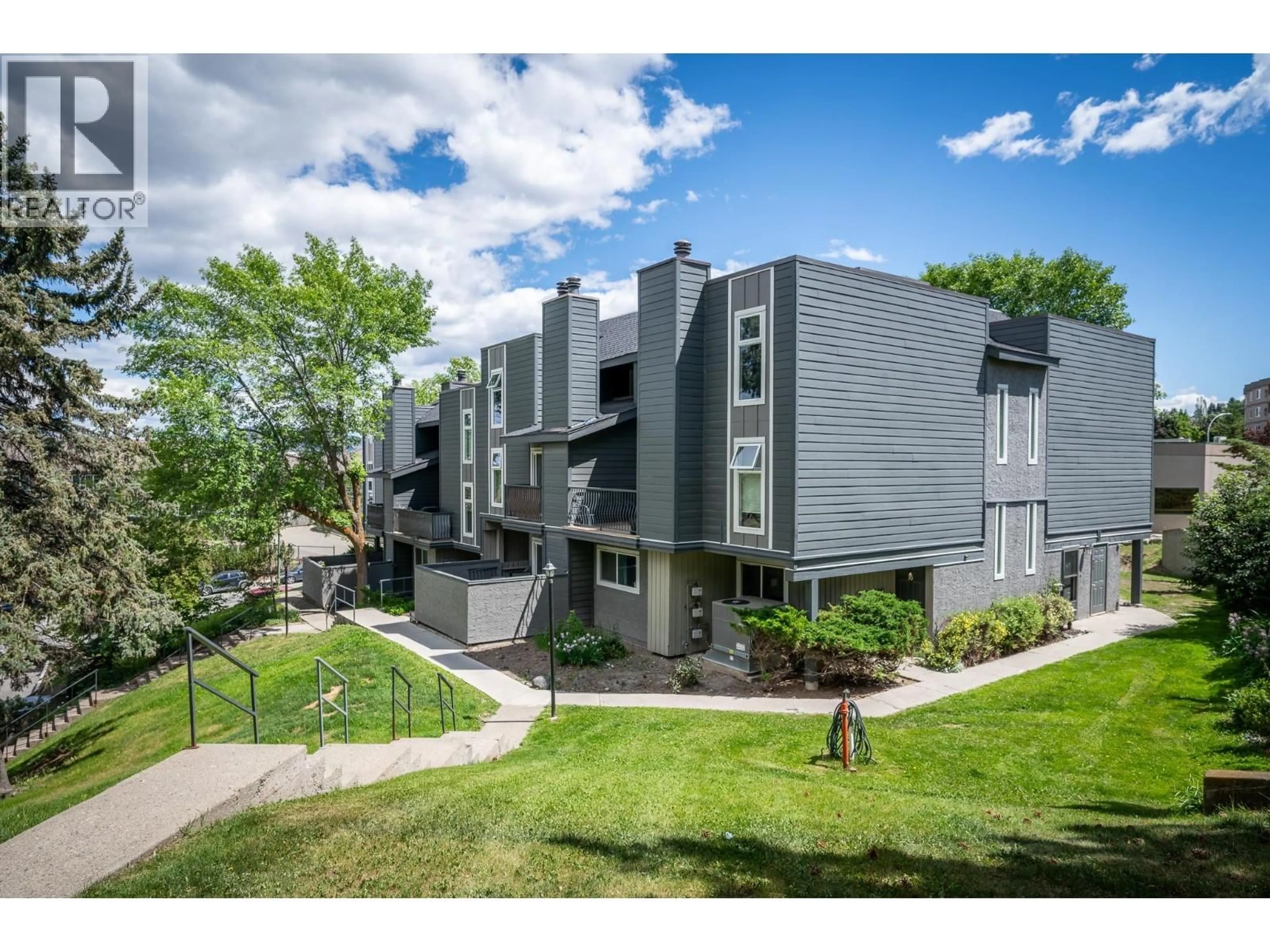 A pic from outside/outdoor area/front of a property/back of a property/a pic from drone, mountain view for 11 - 1221 HUGH ALLAN DRIVE DRIVE, Kamloops British Columbia V1S1M7