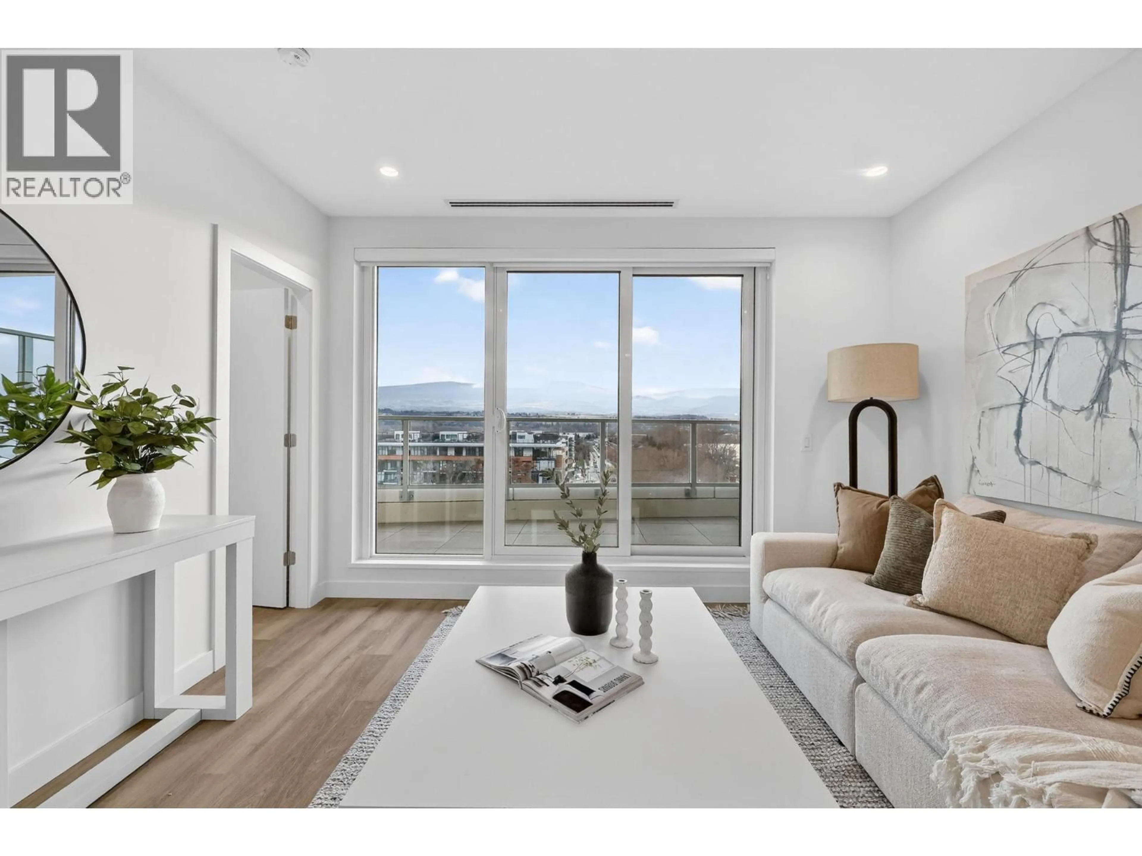 Living room with furniture, unknown for 803 - 3340 LAKESHORE ROAD, Kelowna British Columbia V1W3S9