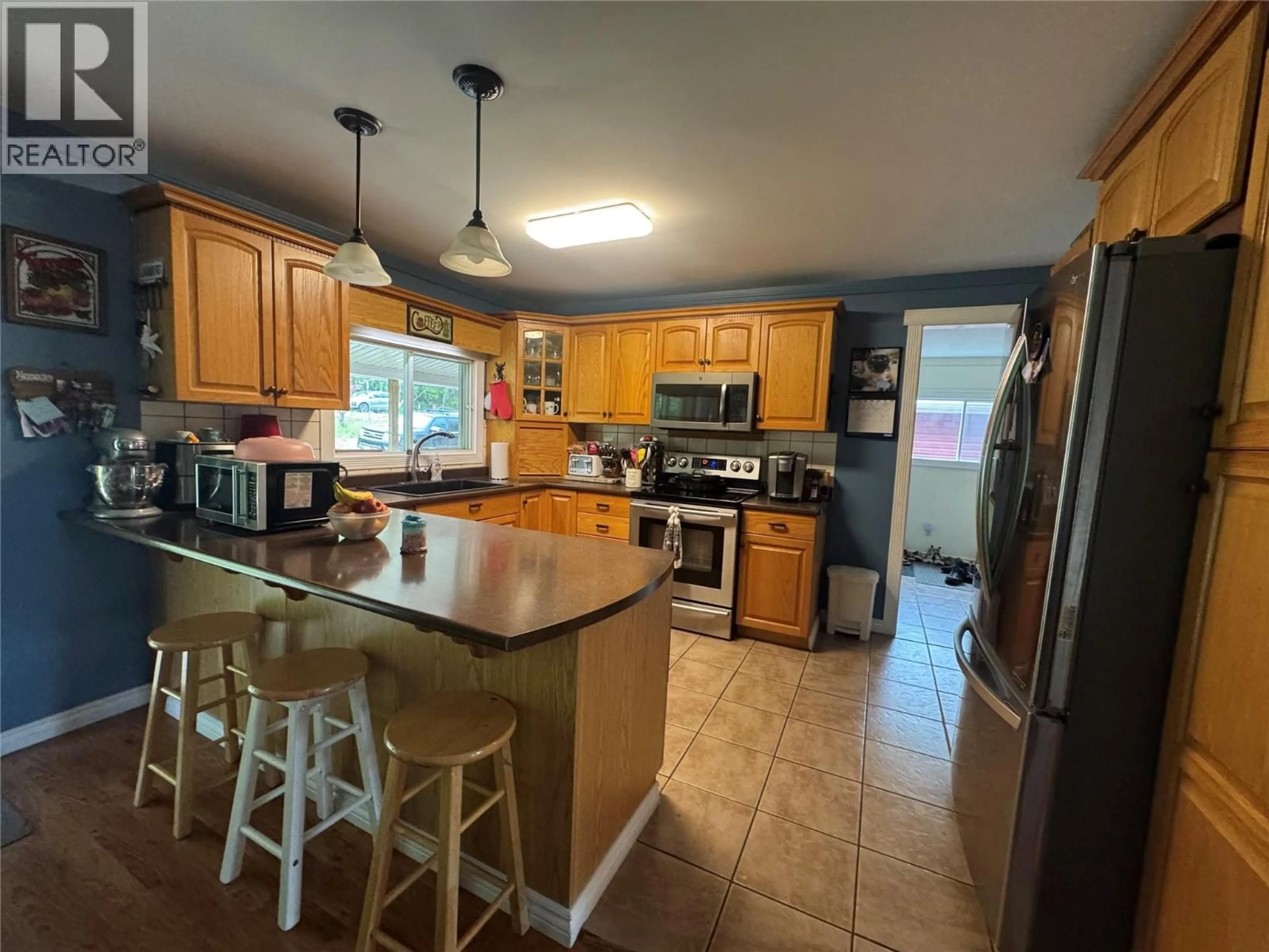 Open concept kitchen, unknown for 13932 BROWN PITT ROAD, Pouce Coupe British Columbia V0C2C0
