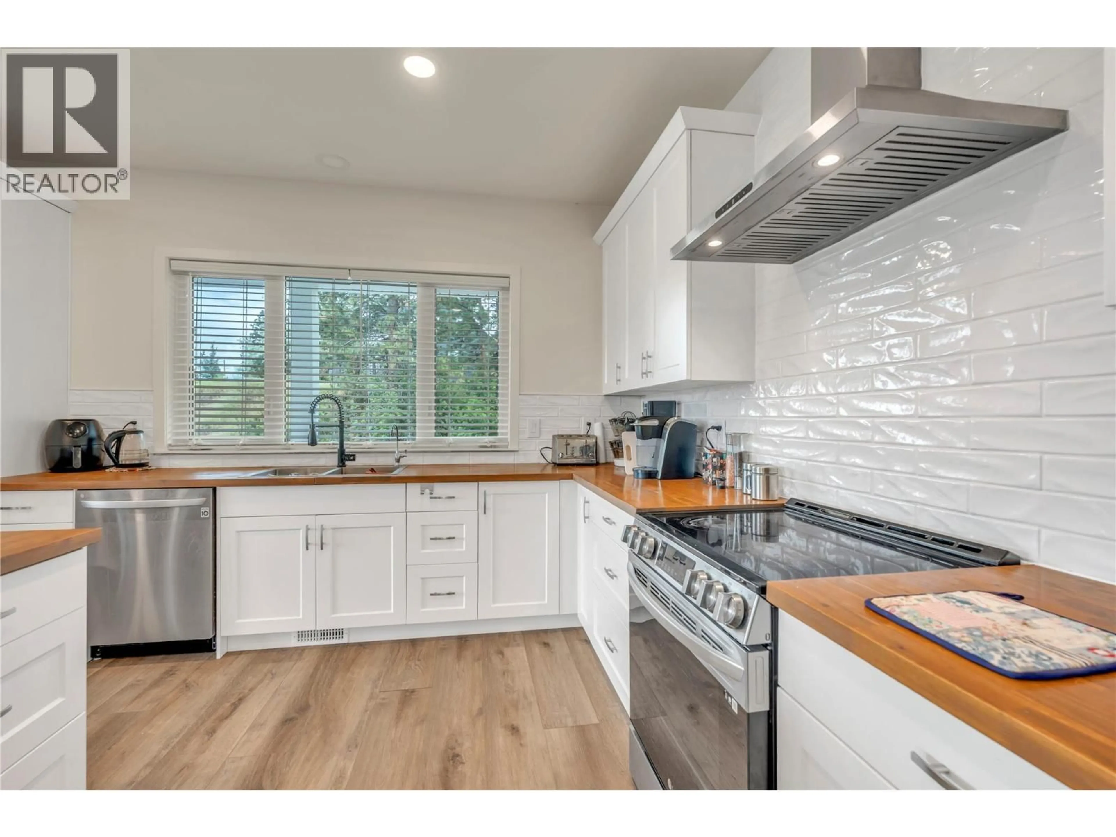 Open concept kitchen, unknown for 318 HIDDEN VALLEY ROAD, Princeton British Columbia V0X1W0
