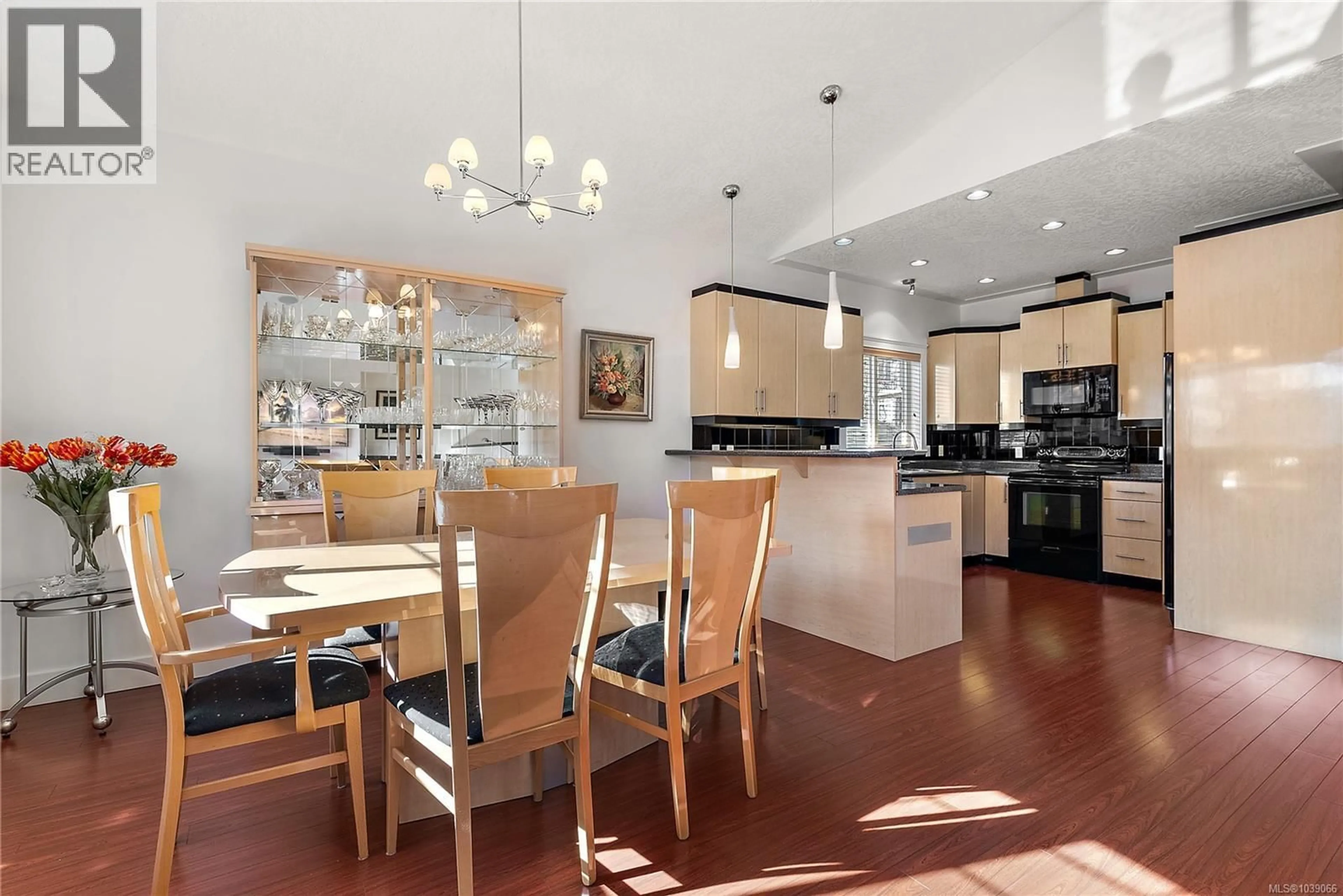 Open concept kitchen, ceramic/tile floor for 928 CAVALCADE TERRACE, Langford British Columbia V9B6W6