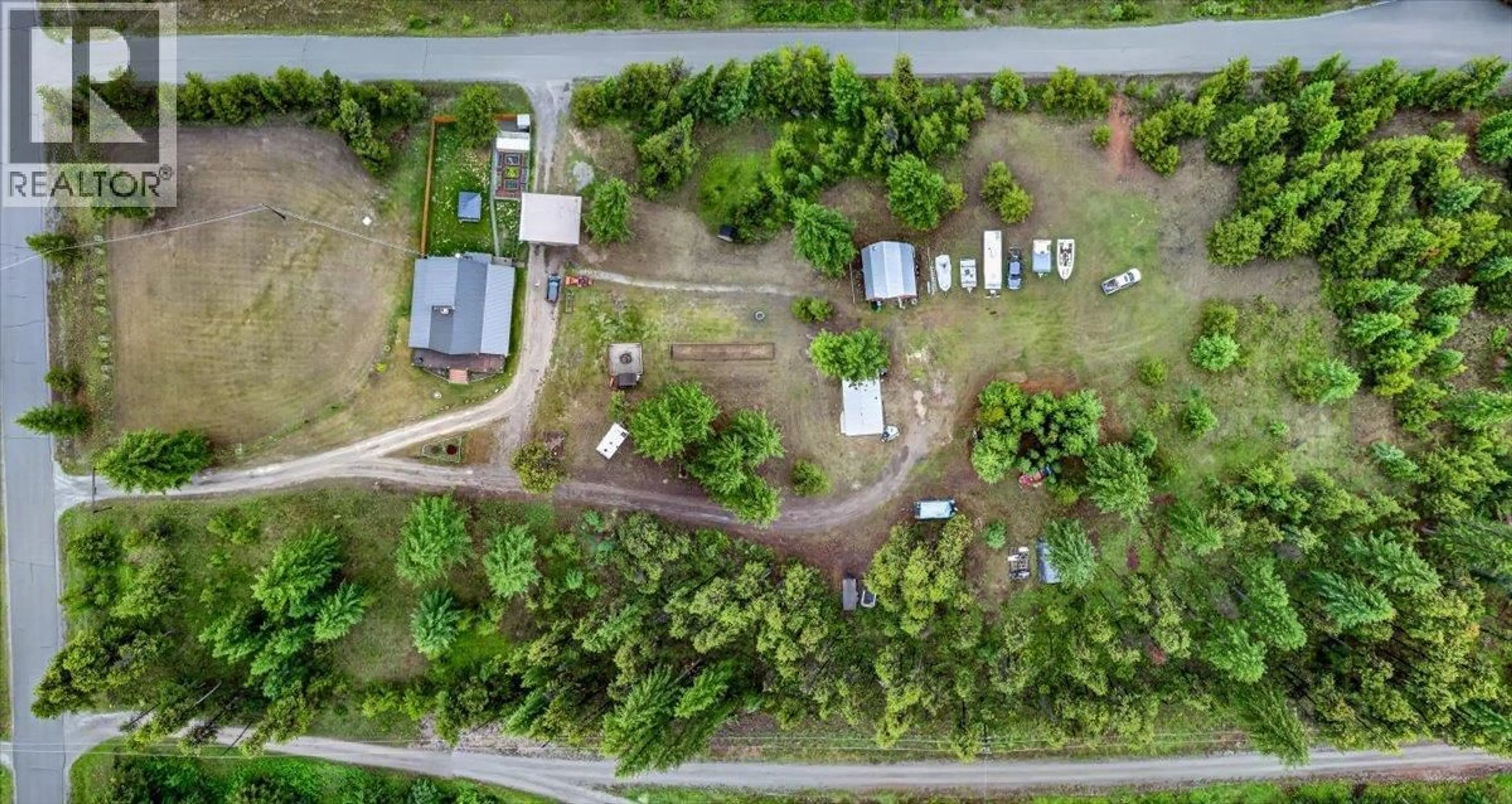 A pic from outside/outdoor area/front of a property/back of a property/a pic from drone, unknown for 7854 THOMPSON ROAD, Kimberley British Columbia V1A3L7
