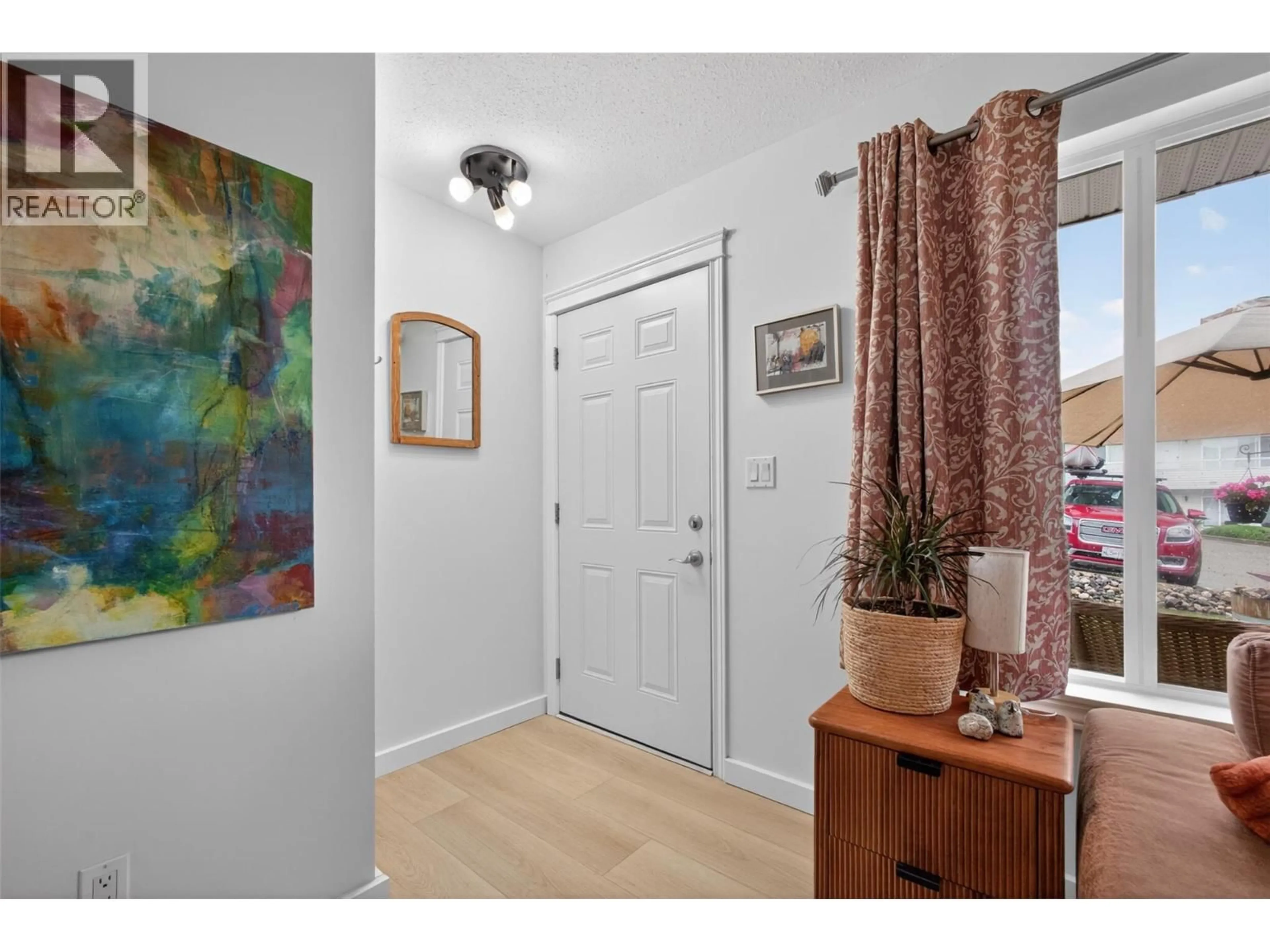 Indoor entryway for 115 - 505 BROWNE ROAD, Vernon British Columbia V1T7M2