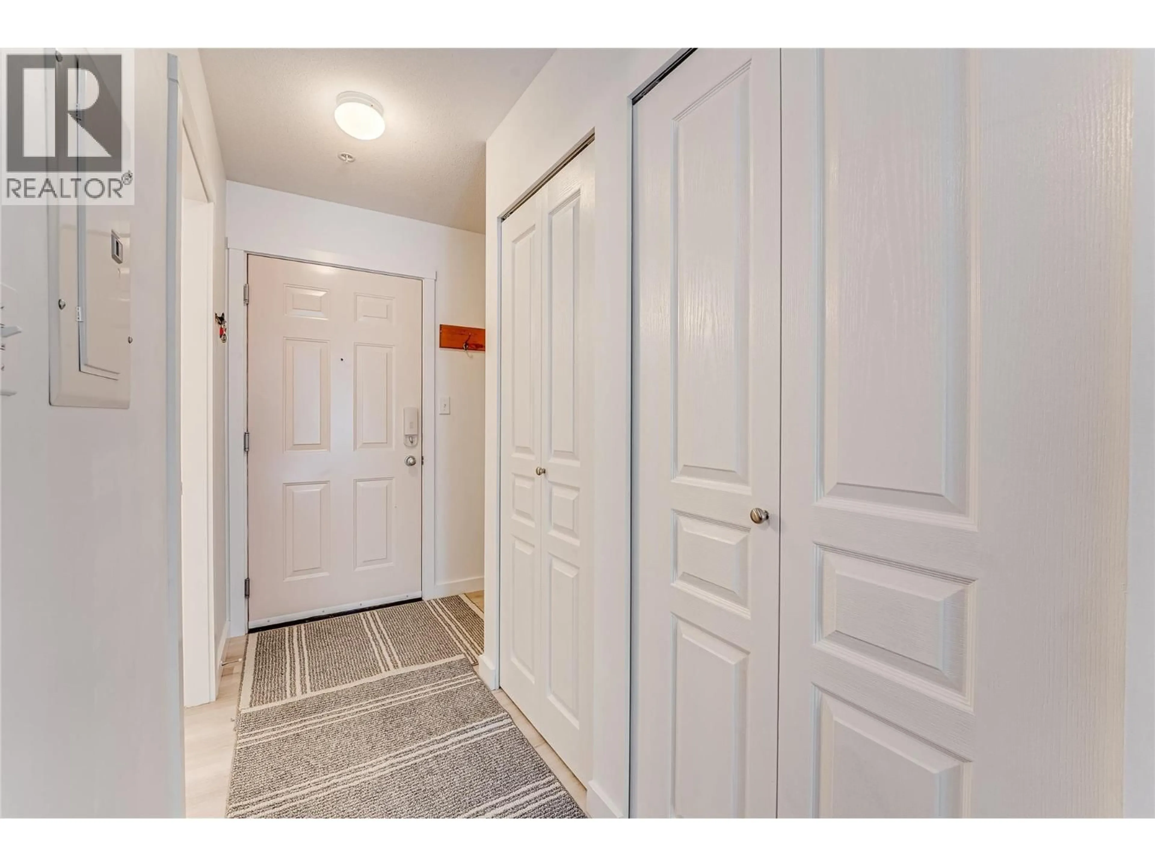 Indoor entryway for 202 - 9812 SILVER STAR ROAD, Vernon British Columbia V1B3Y9