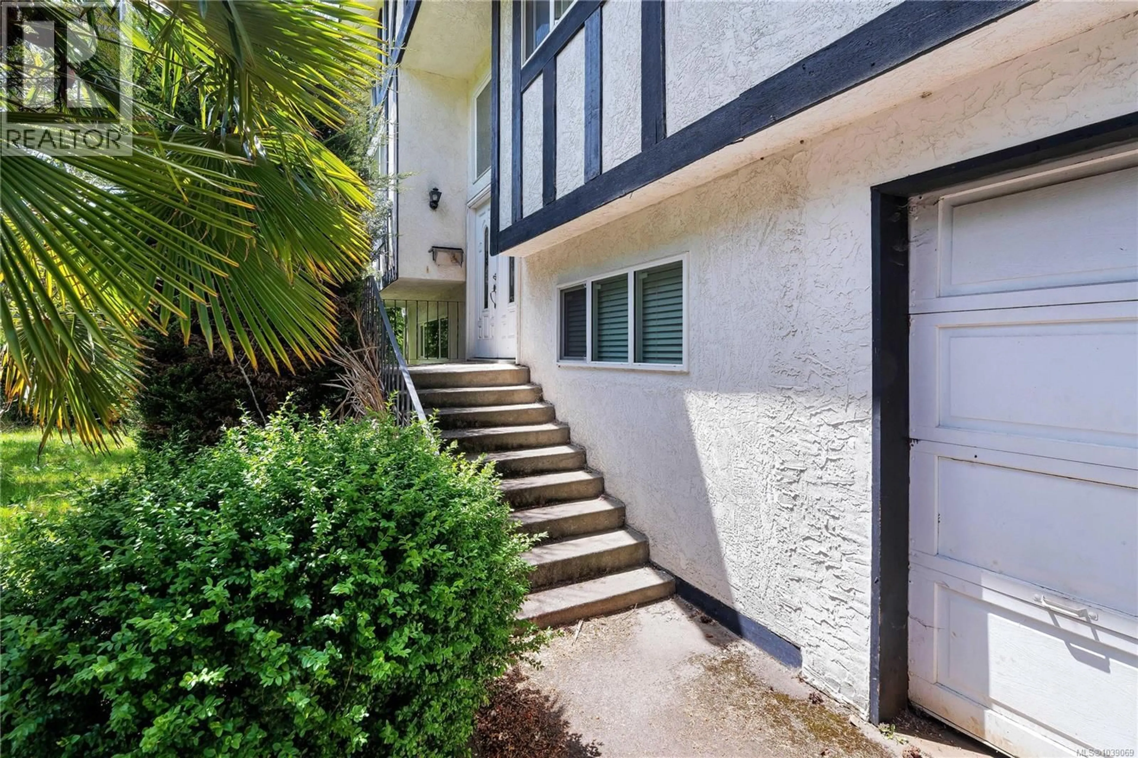 Unknown for 4094 DAWNVIEW CRESCENT, Saanich British Columbia V8N5K1