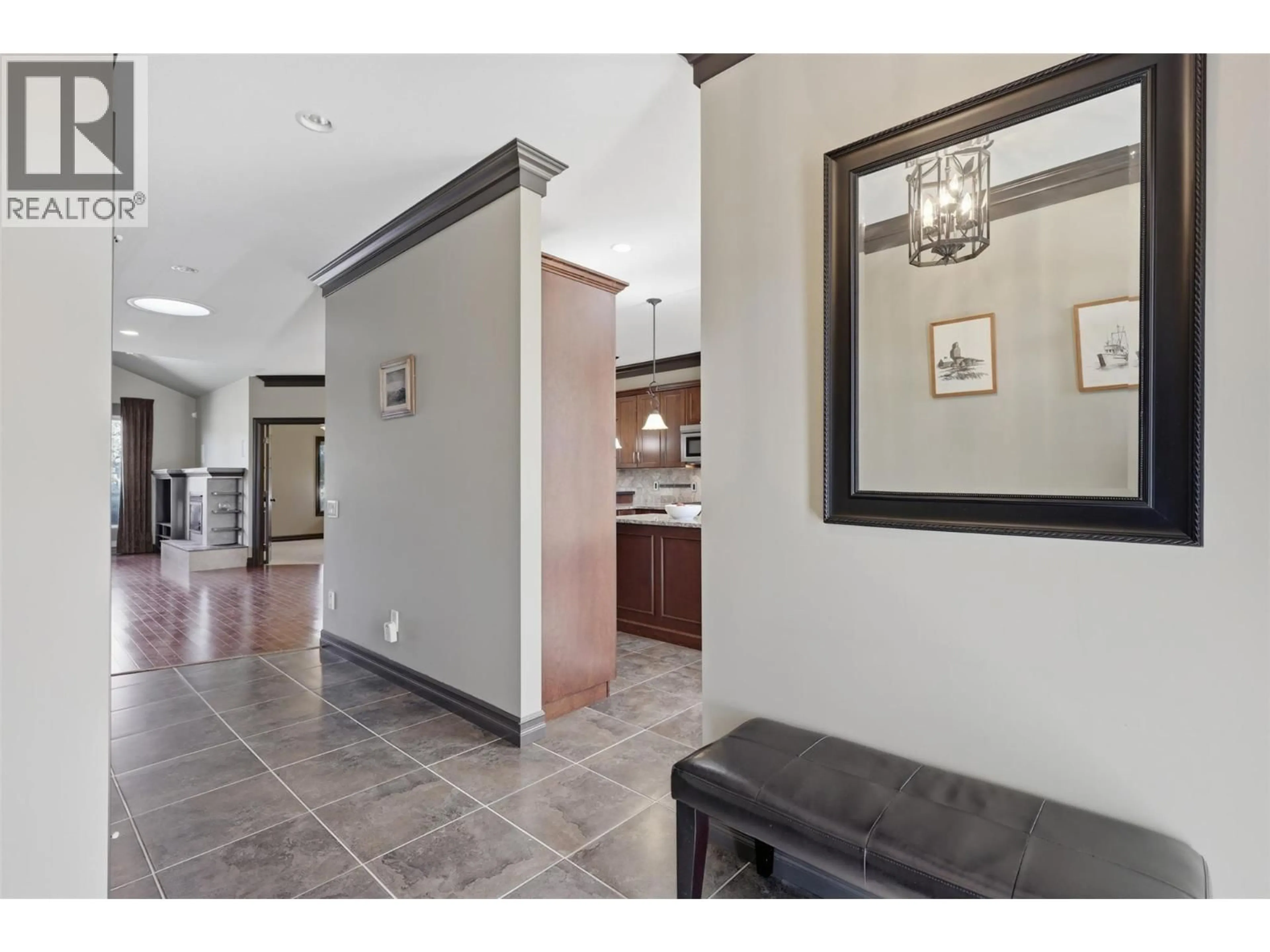 Indoor foyer for 500 STONERIDGE DRIVE, Kamloops British Columbia V2H0A7