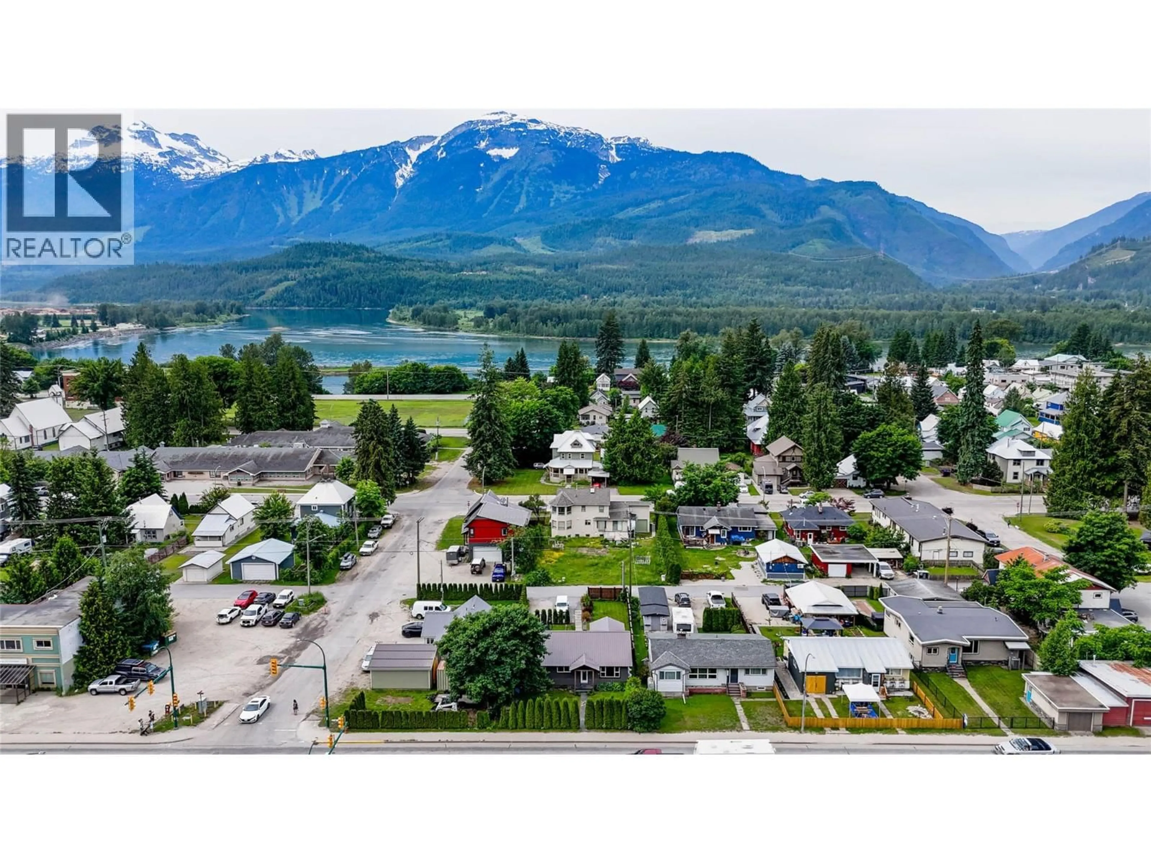 A pic from outside/outdoor area/front of a property/back of a property/a pic from drone, mountain view for 805 VICTORIA ROAD, Revelstoke British Columbia V0E2S0