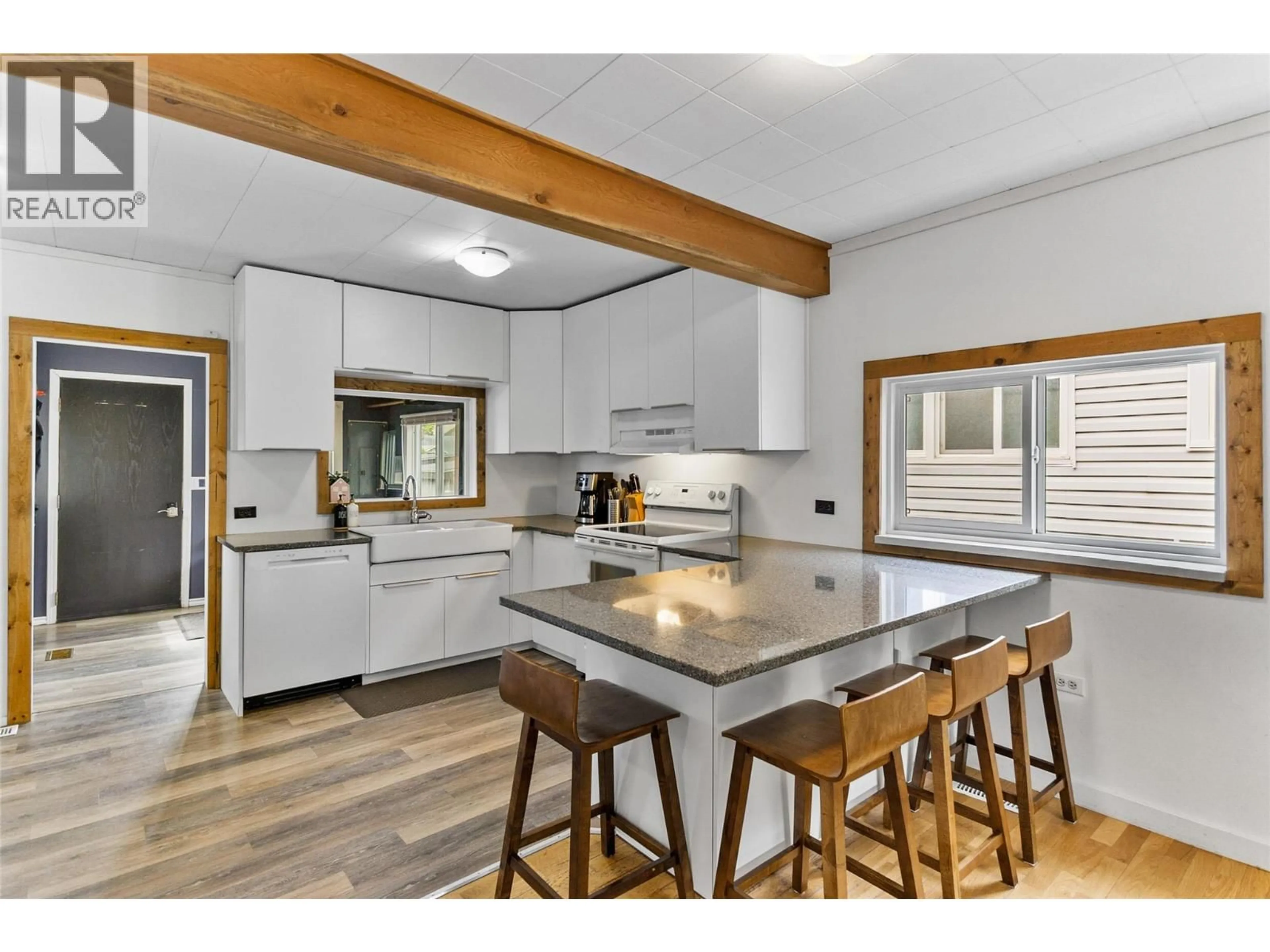 Open concept kitchen, unknown for 805 VICTORIA ROAD, Revelstoke British Columbia V0E2S0