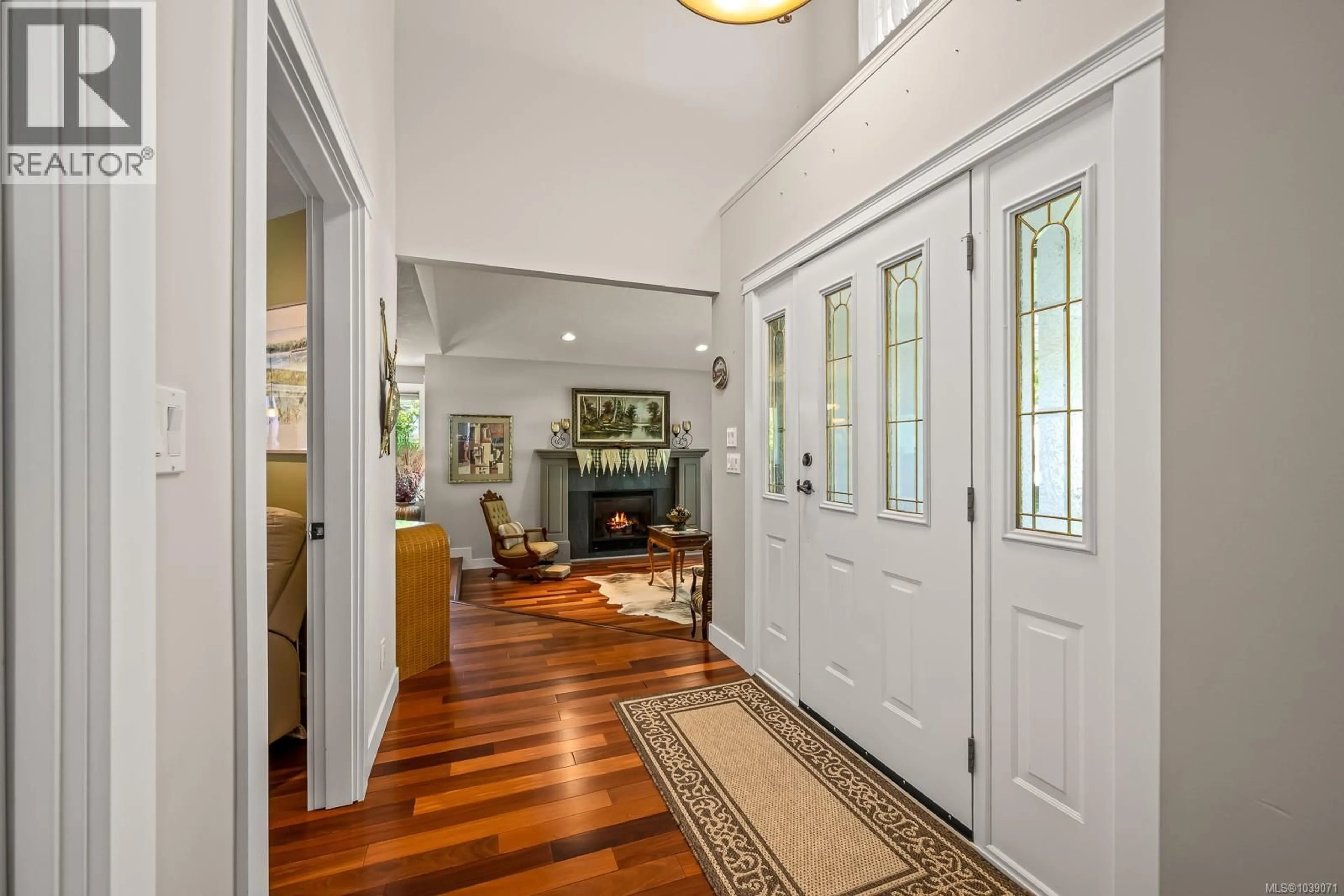 Indoor foyer for 920 EASTWICKE CRESCENT, Comox British Columbia V9M1B2