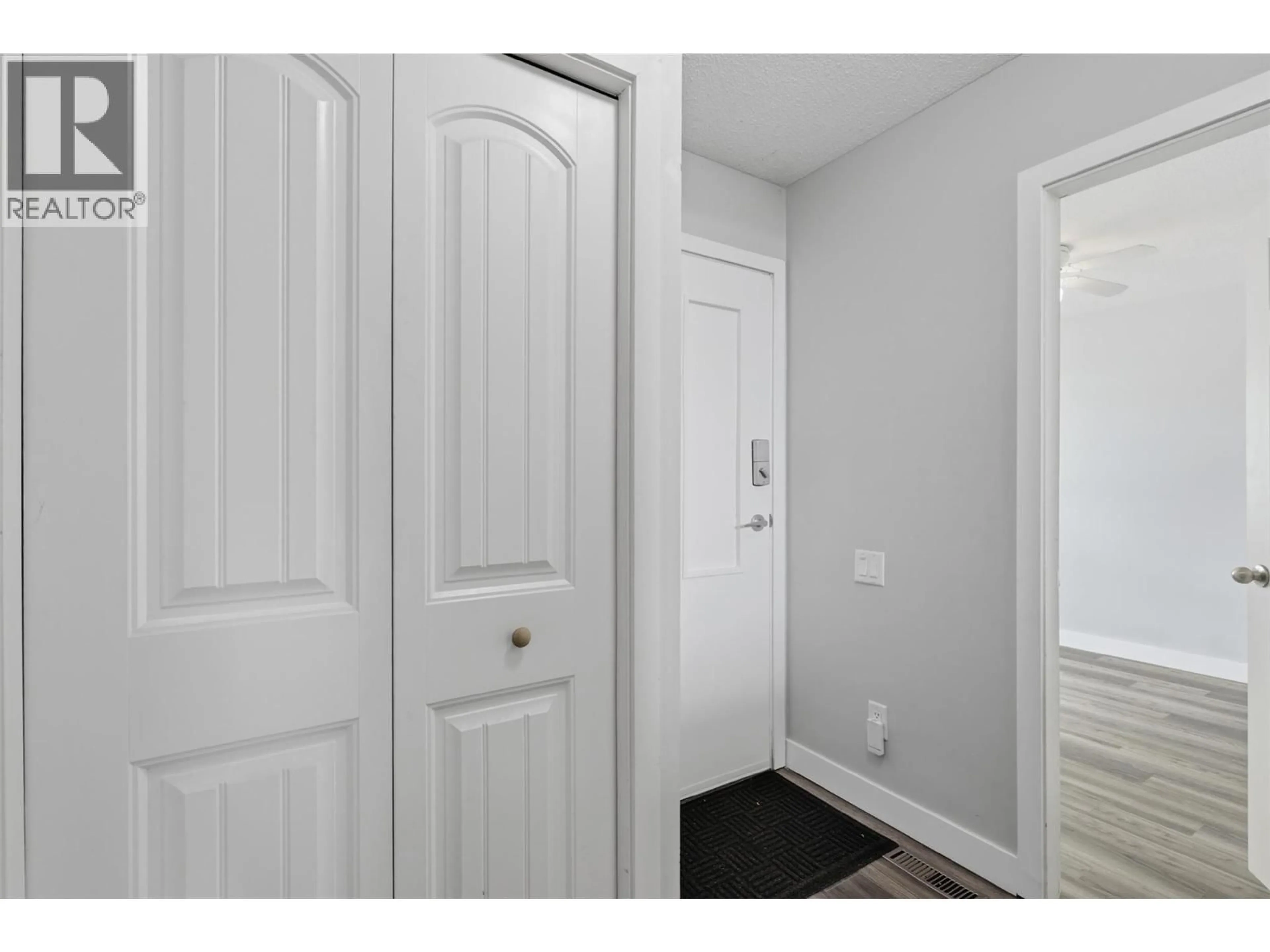 Indoor entryway for 317 - 1780 SPRINGVIEW PLACE, Kamloops British Columbia V2E1J4