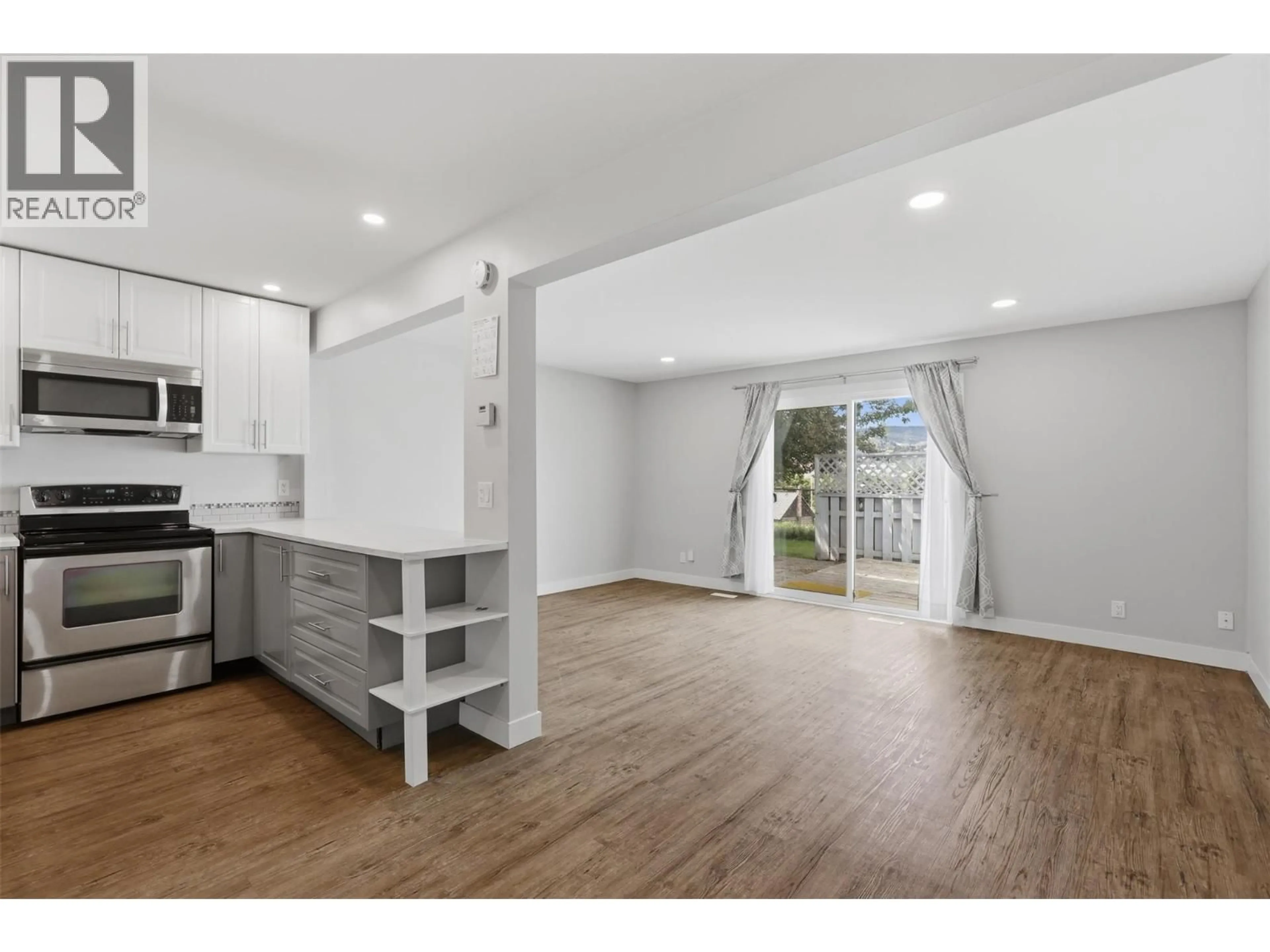 Open concept kitchen, unknown for 317 - 1780 SPRINGVIEW PLACE, Kamloops British Columbia V2E1J4