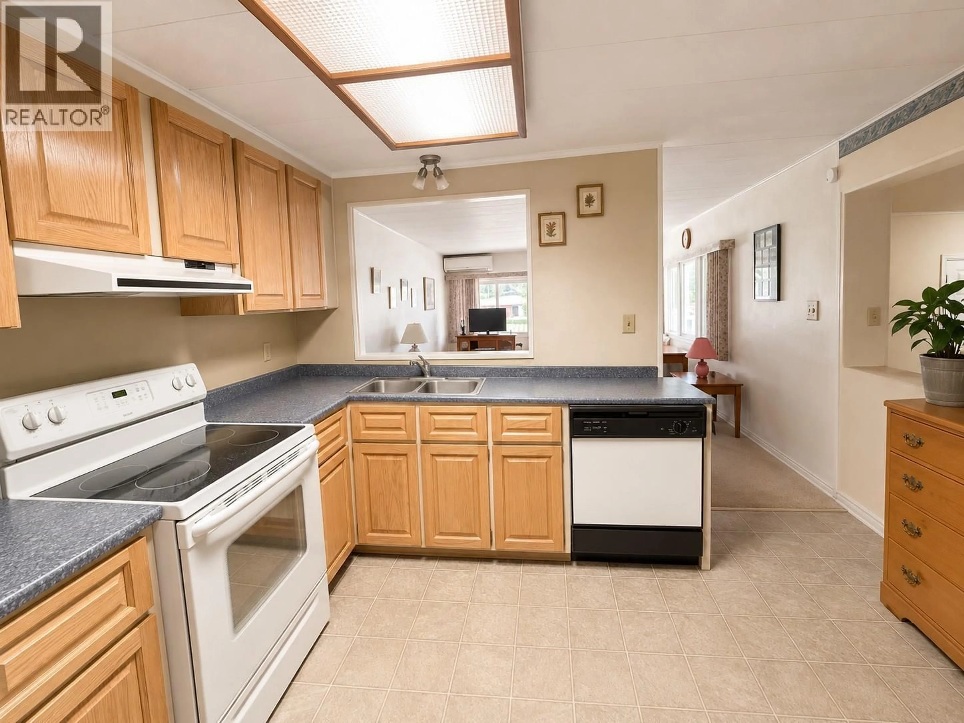 Standard kitchen, ceramic/tile floor for 2 - 459 HUEY ROAD, Princeton British Columbia V0X1W0