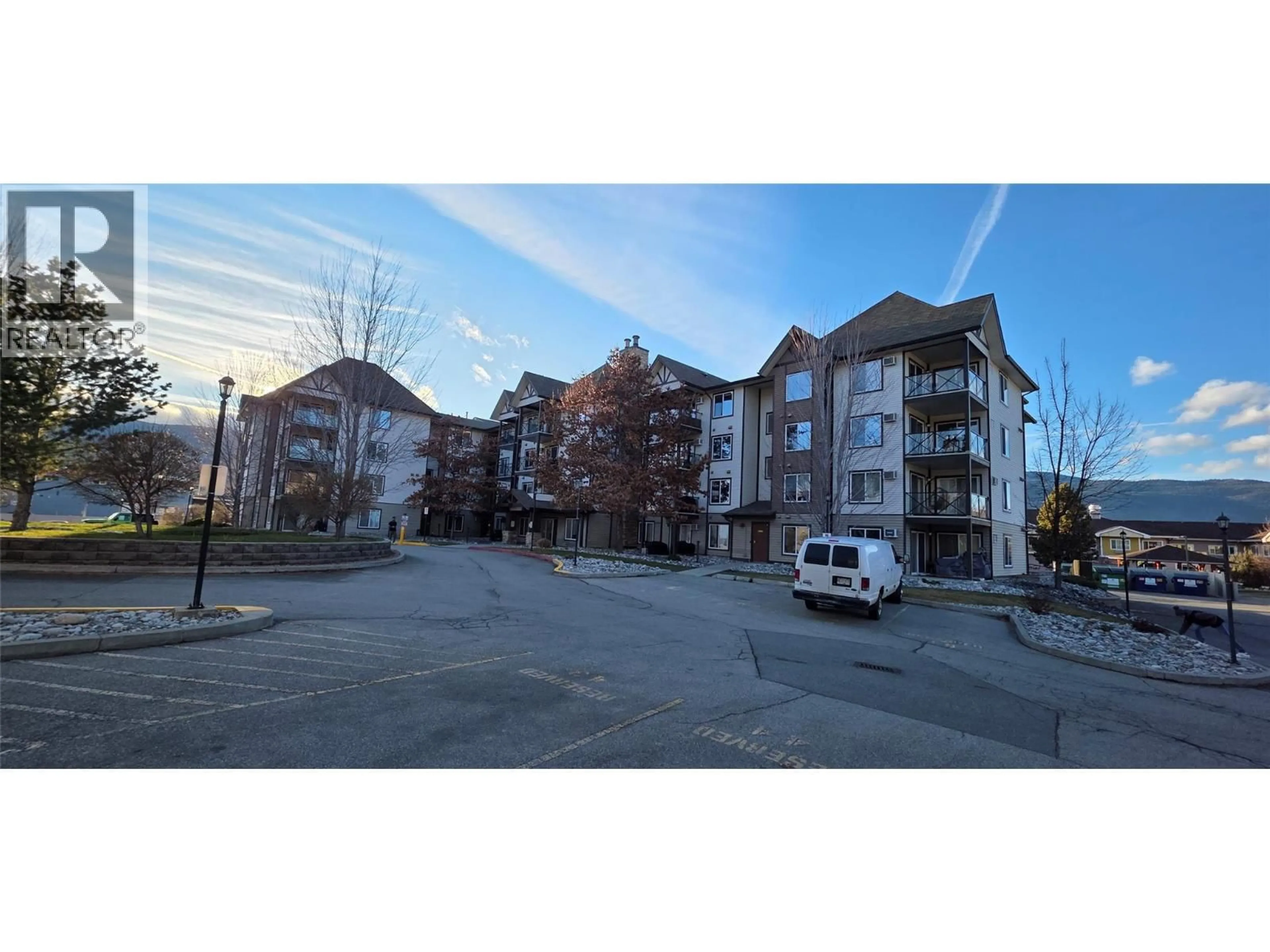 A pic from outside/outdoor area/front of a property/back of a property/a pic from drone, unknown for 206 - 256 HASTINGS AVENUE, Penticton British Columbia V2A2V6