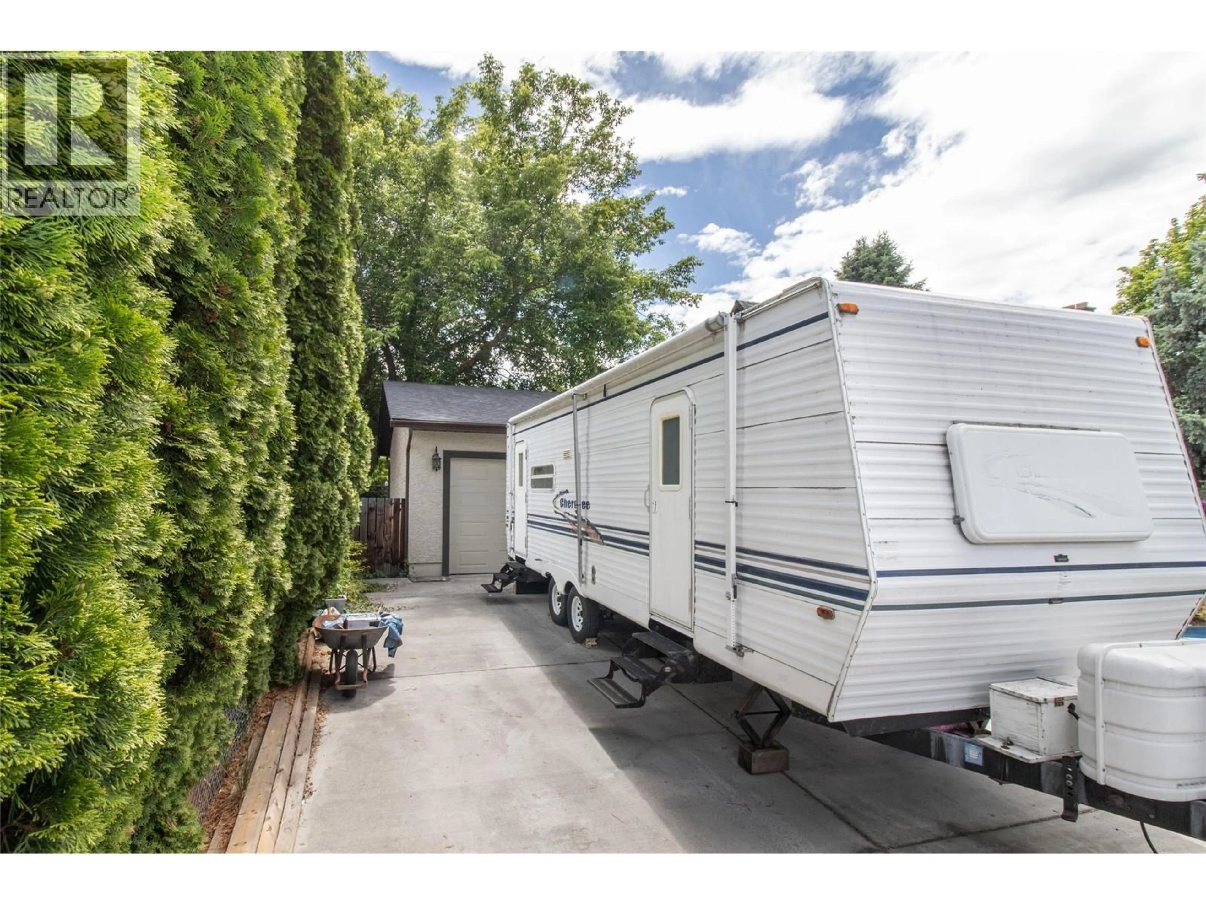 Unknown for 685 STETSON COURT, Kelowna British Columbia V1X6J7