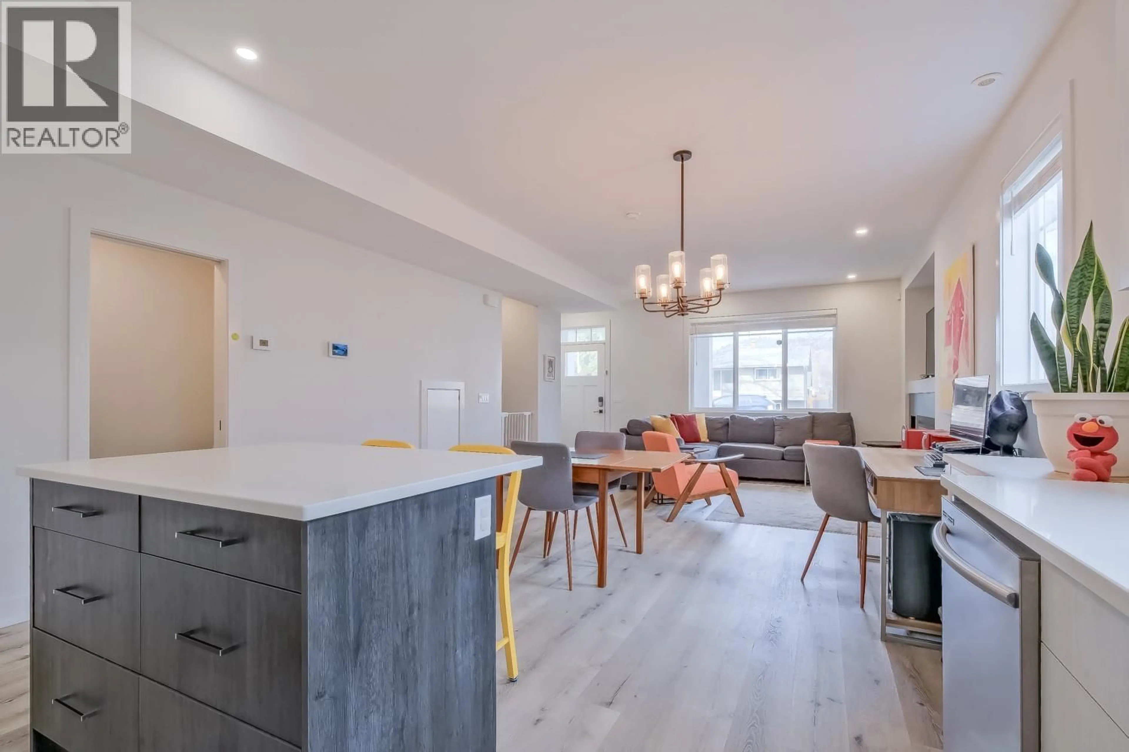 Open concept kitchen, unknown for 951 STOCKWELL AVENUE, Kelowna British Columbia V1Y6W3