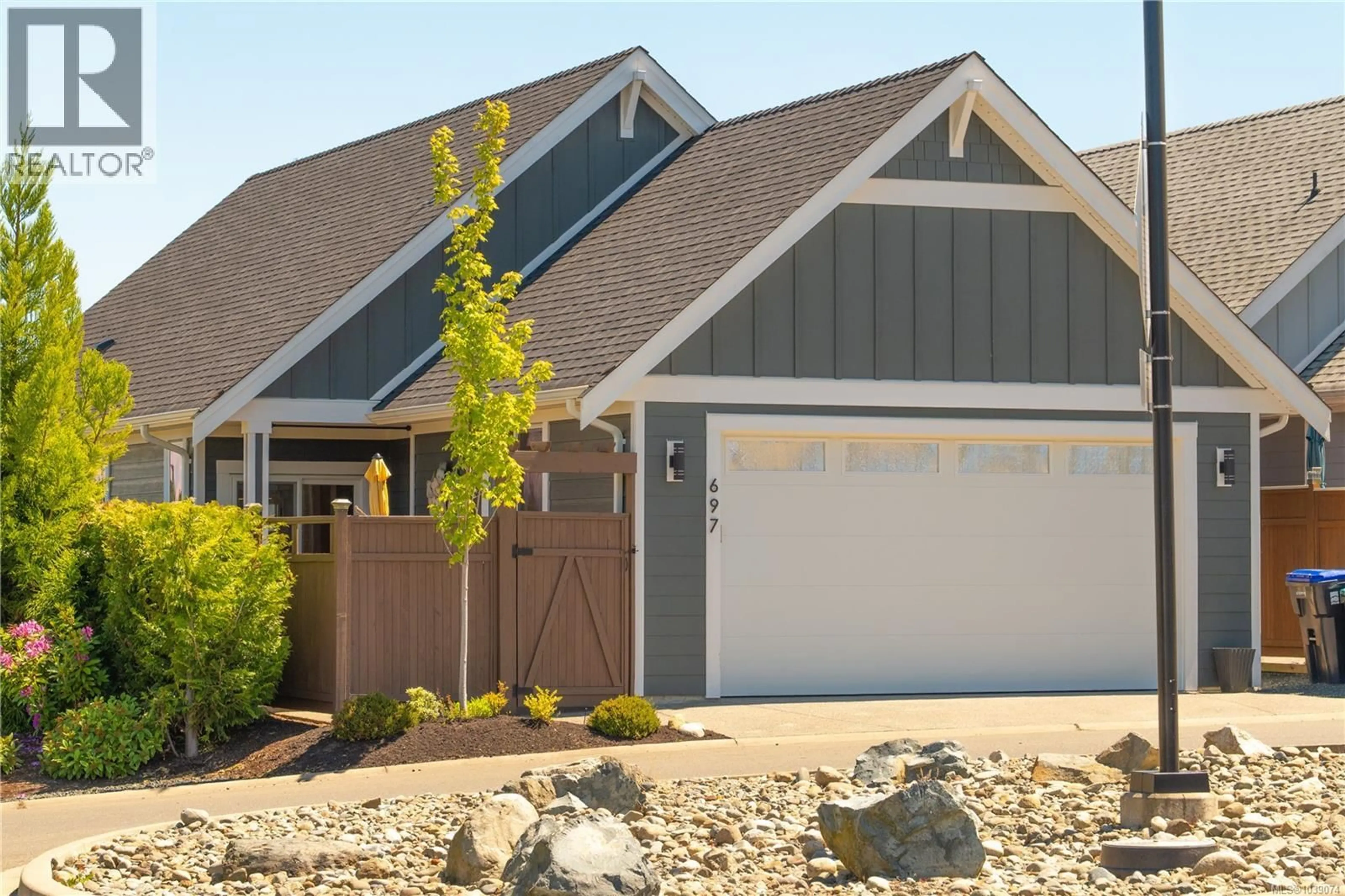Home with vinyl exterior material, street for 697 BRIARWOOD DRIVE, Parksville British Columbia V9P0G5