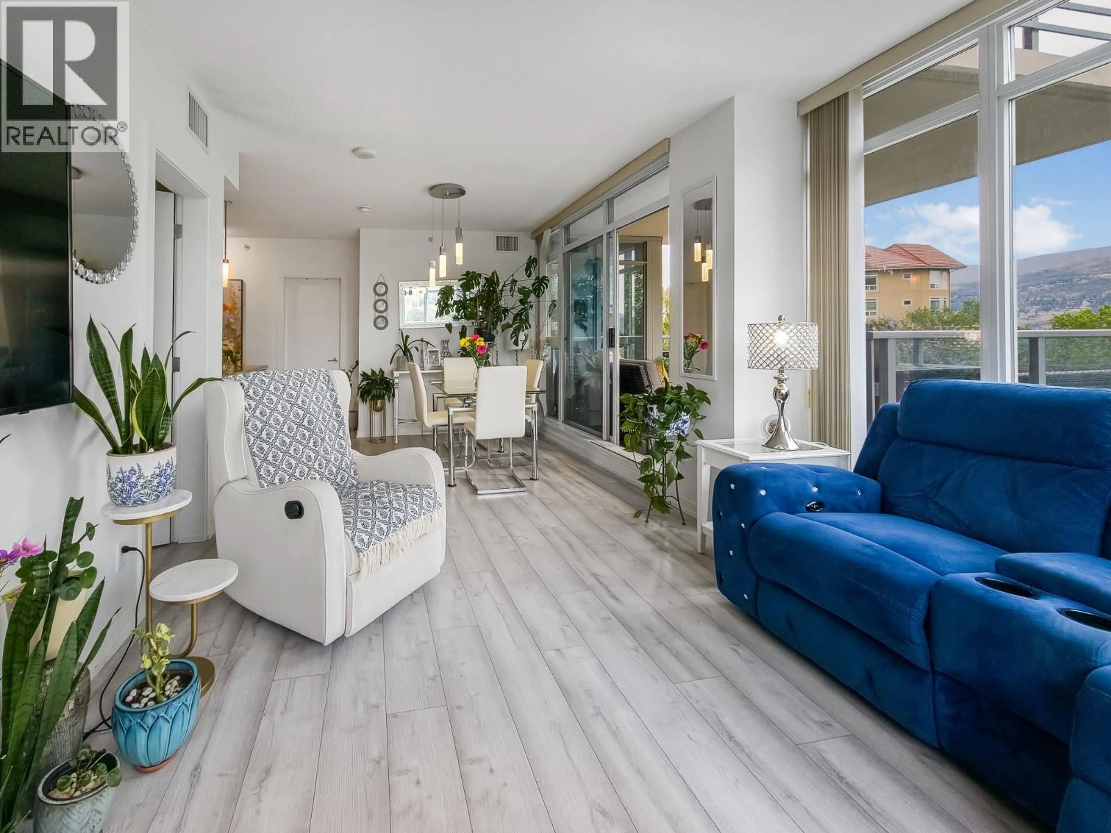 Living room with furniture, unknown for 401 - 1075 SUNSET DRIVE, Kelowna British Columbia V1Y9Y9