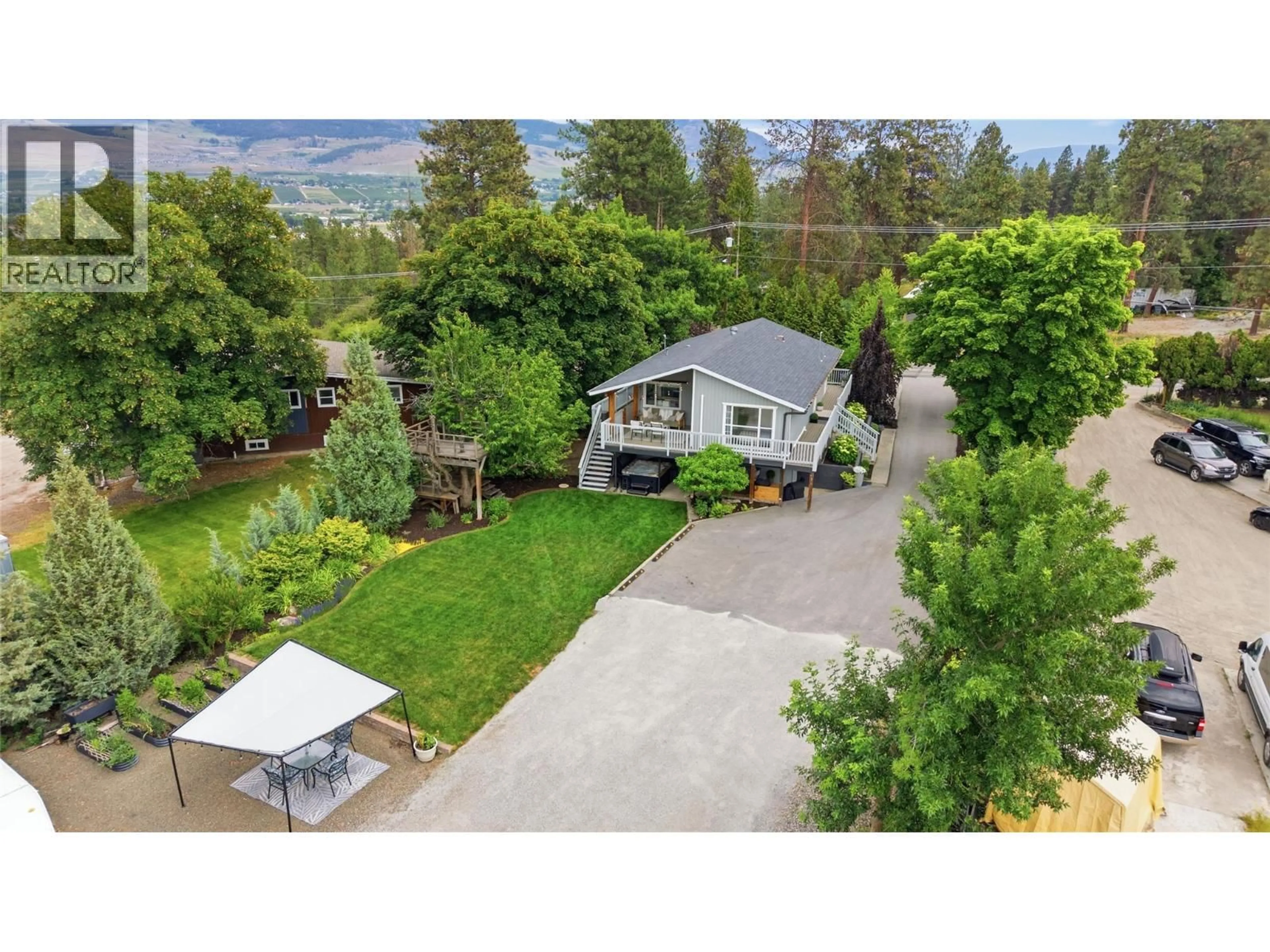 A pic from outside/outdoor area/front of a property/back of a property/a pic from drone, unknown for 2668 LONGHILL ROAD, Kelowna British Columbia V1V2G5