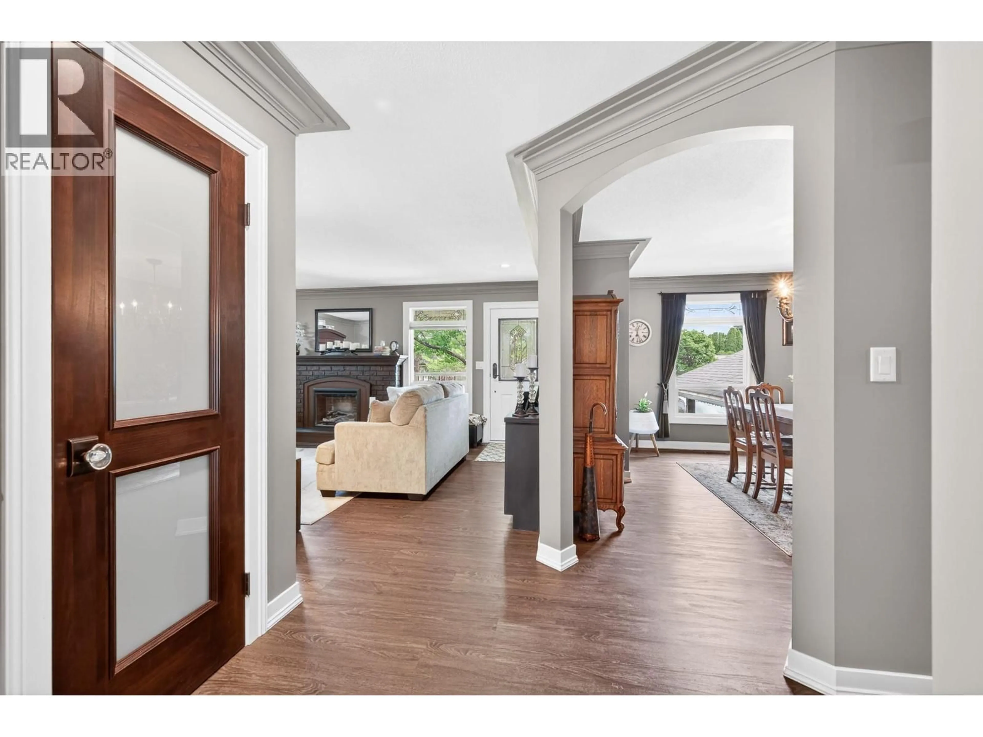 Indoor entryway for 1026 CRESTLINE STREET, Kamloops British Columbia V2B5Y1
