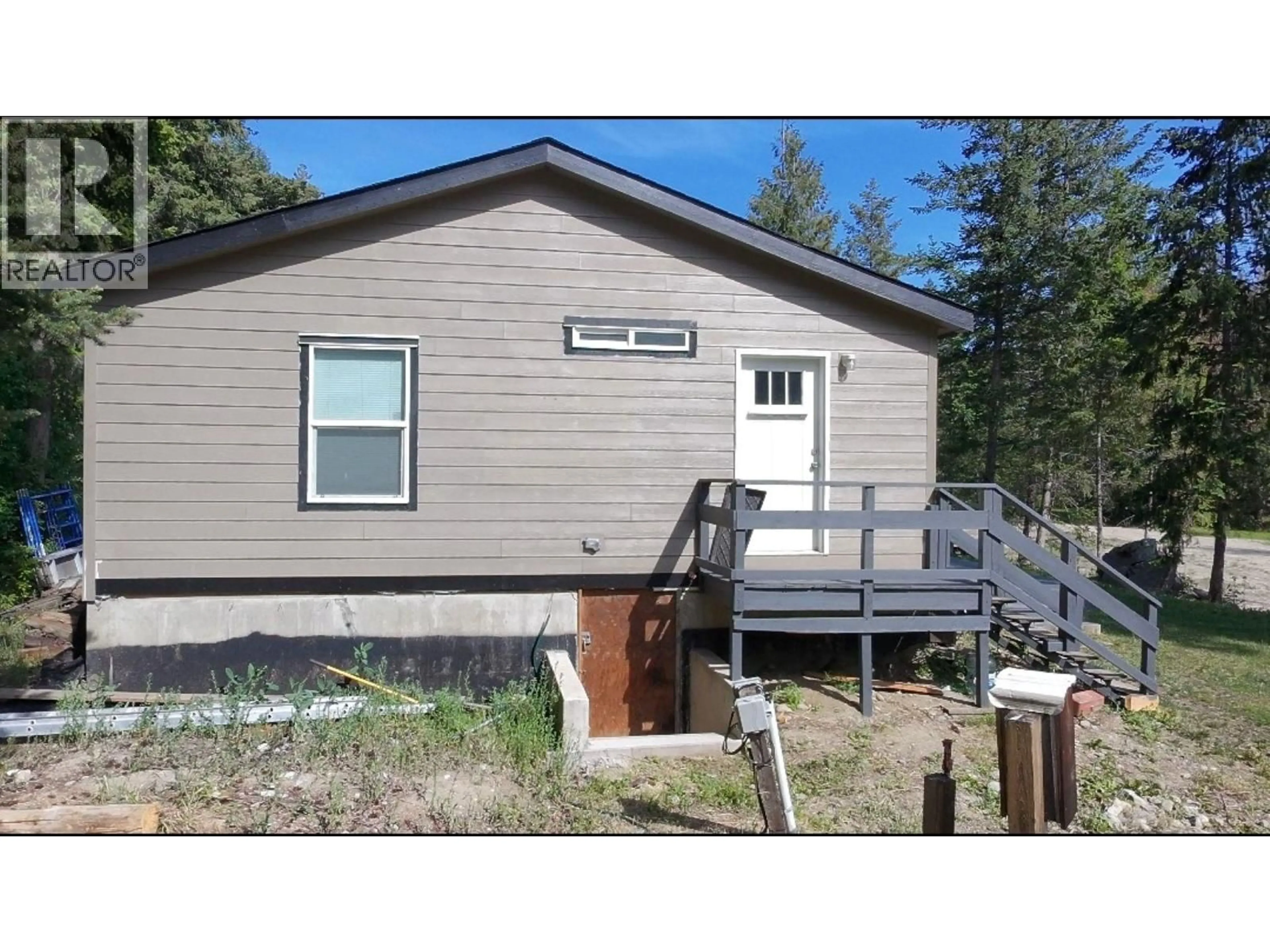 Home with vinyl exterior material, unknown for 2385 EVA ROAD, Lee Creek British Columbia V0E1M4