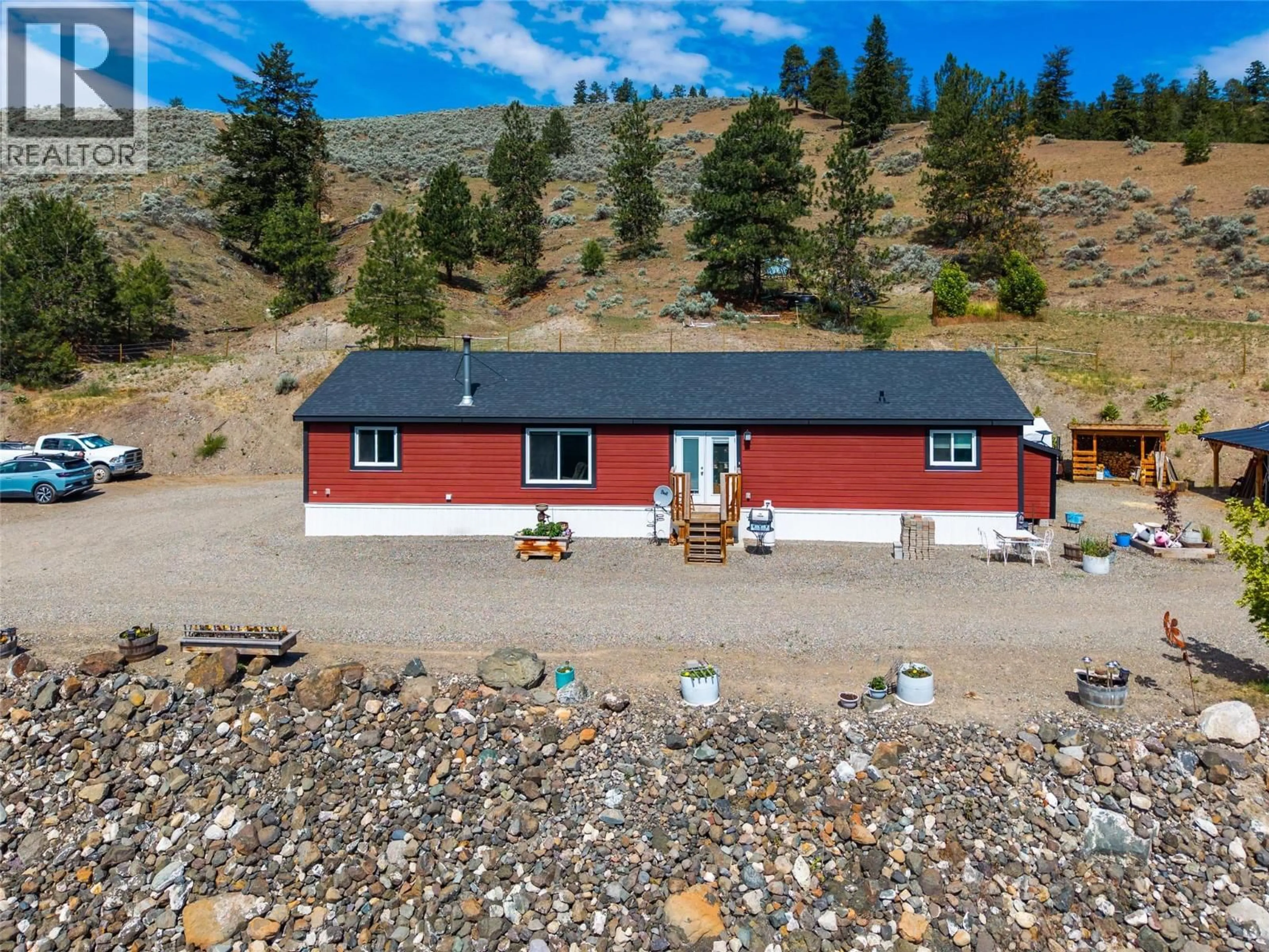 A pic from outside/outdoor area/front of a property/back of a property/a pic from drone, unknown for 4505 KAMLOOPS-SHUSWAP ROAD, Kamloops British Columbia V0E2M0