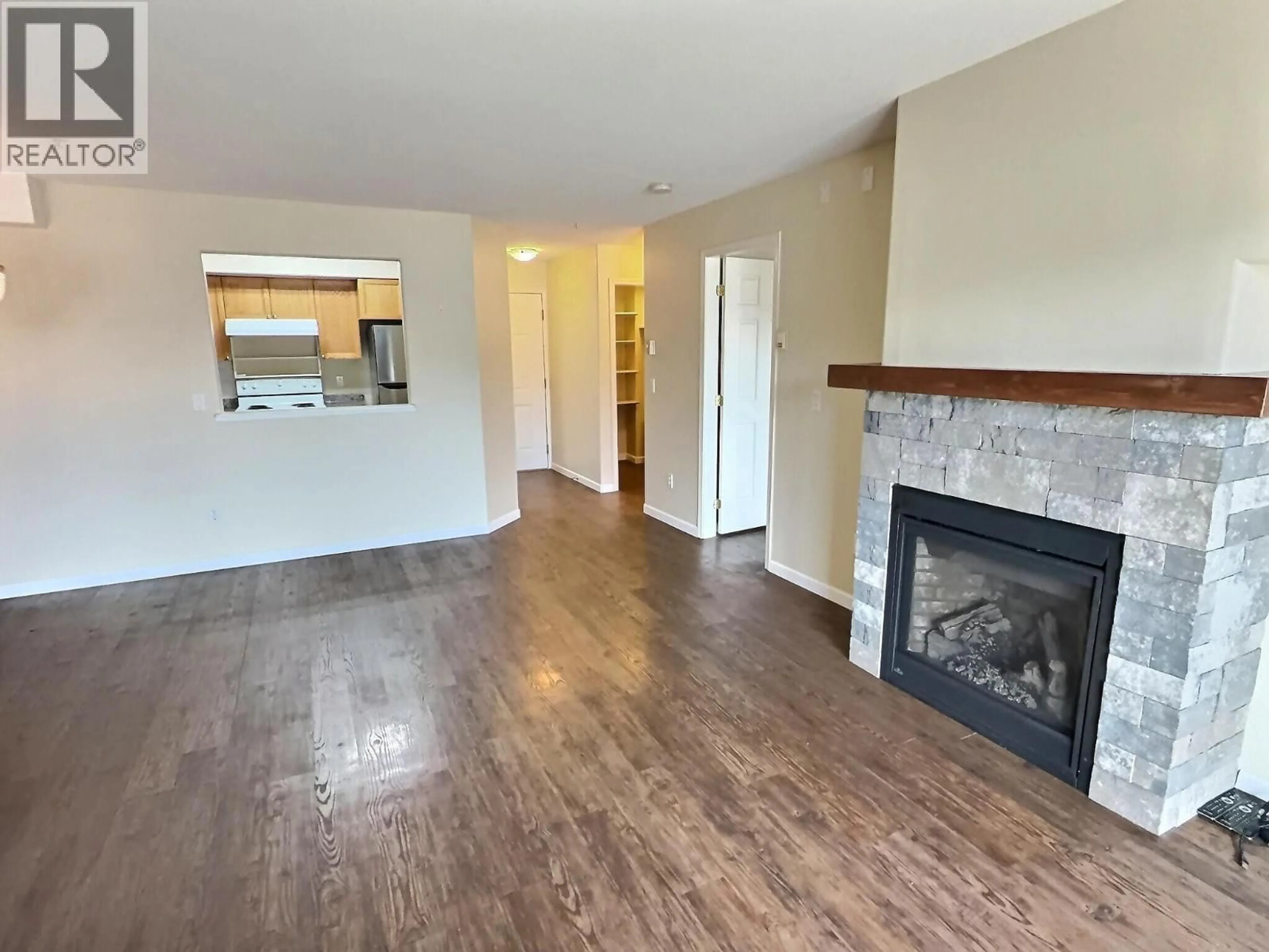 A pic of a room for 214 - 860 NICOLANI DRIVE, Kamloops British Columbia V2B5B3