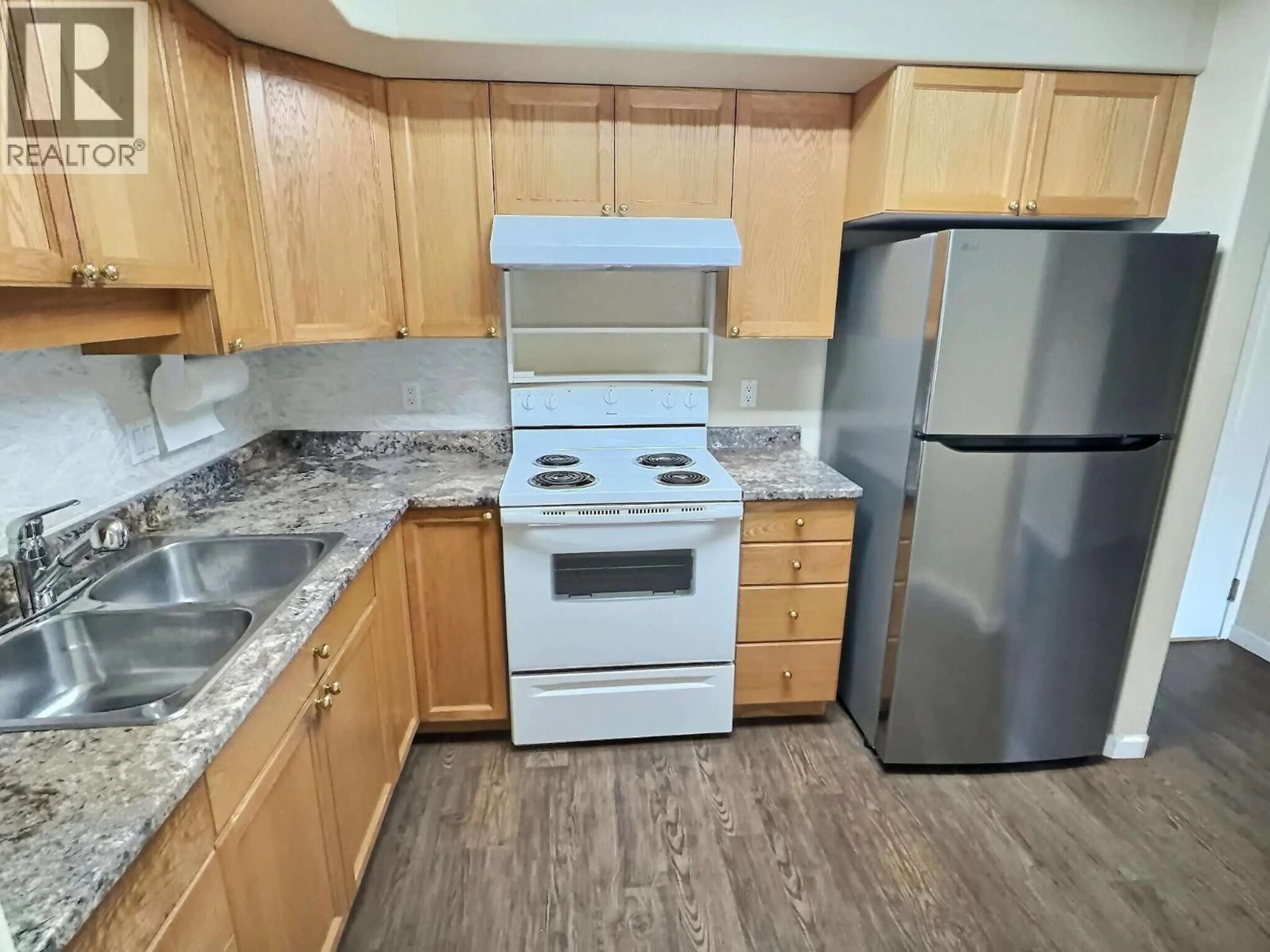 Standard kitchen, unknown for 214 - 860 NICOLANI DRIVE, Kamloops British Columbia V2B5B3