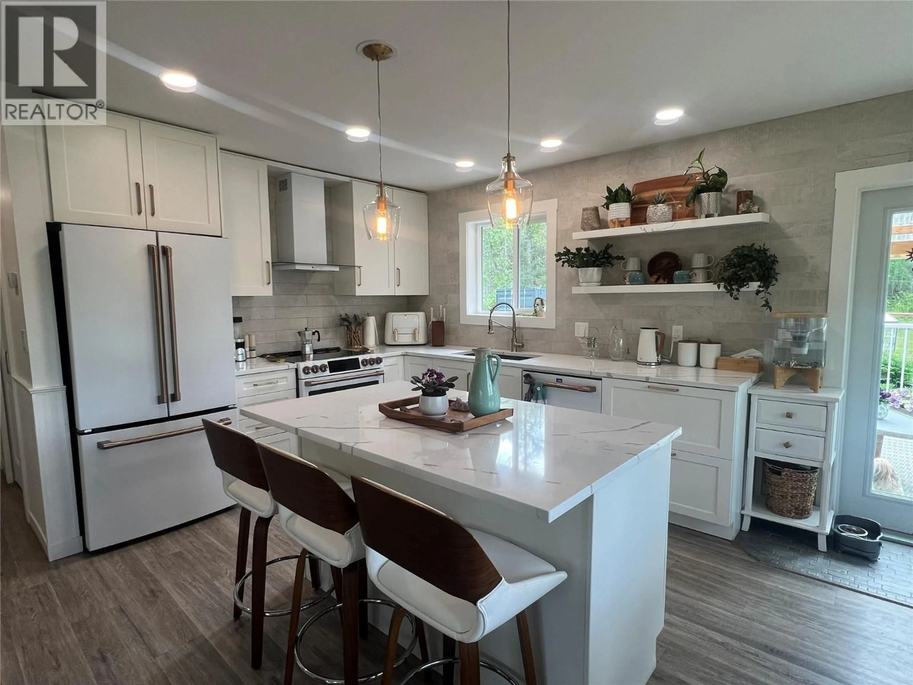 Open concept kitchen, unknown for 3403 SOUTH DAWSON OTHER, Dawson Creek British Columbia V1G0C2