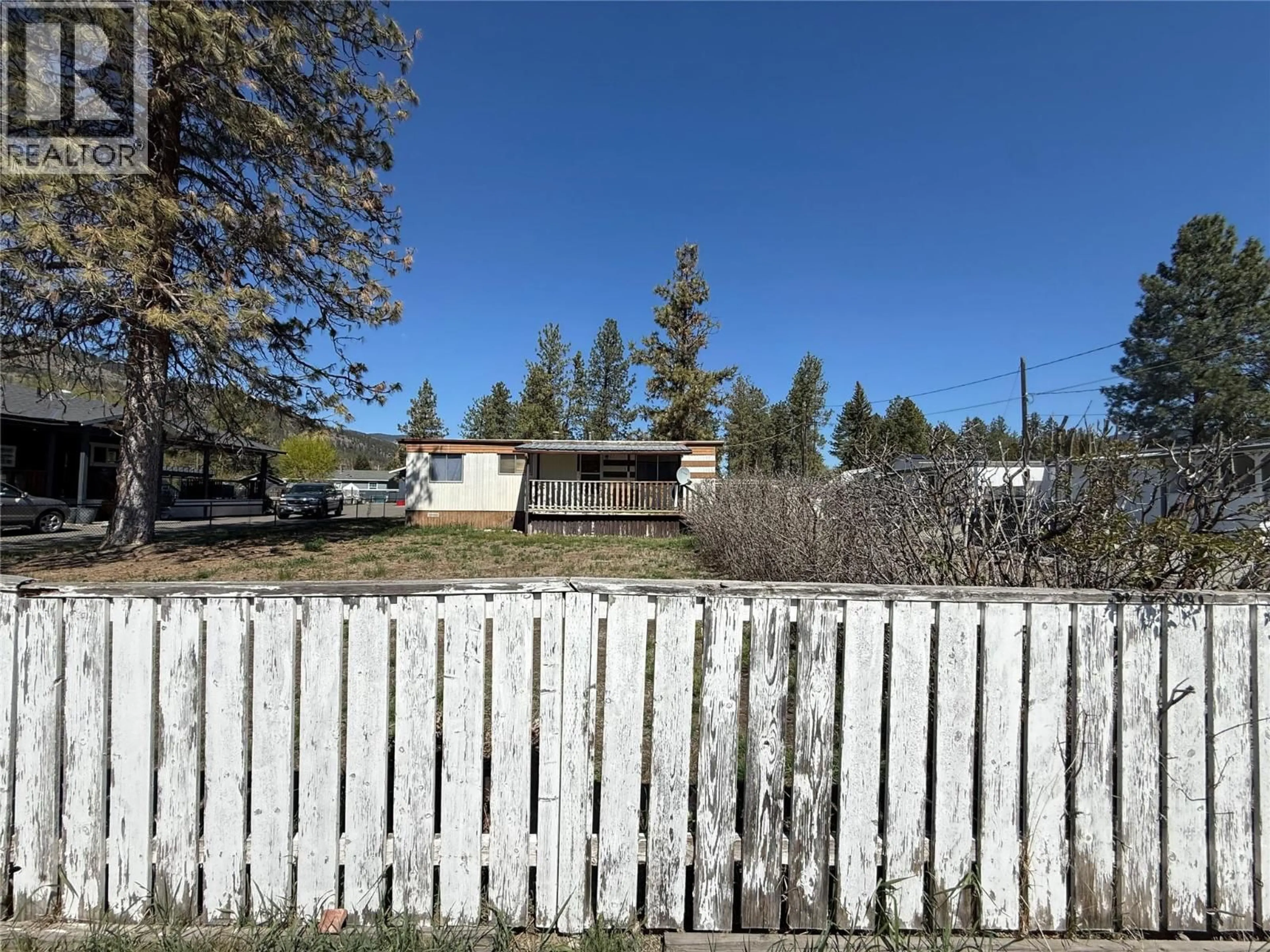 A pic from outside/outdoor area/front of a property/back of a property/a pic from drone, street for 435 BARWICK AVENUE, Merritt British Columbia V0K1Y0